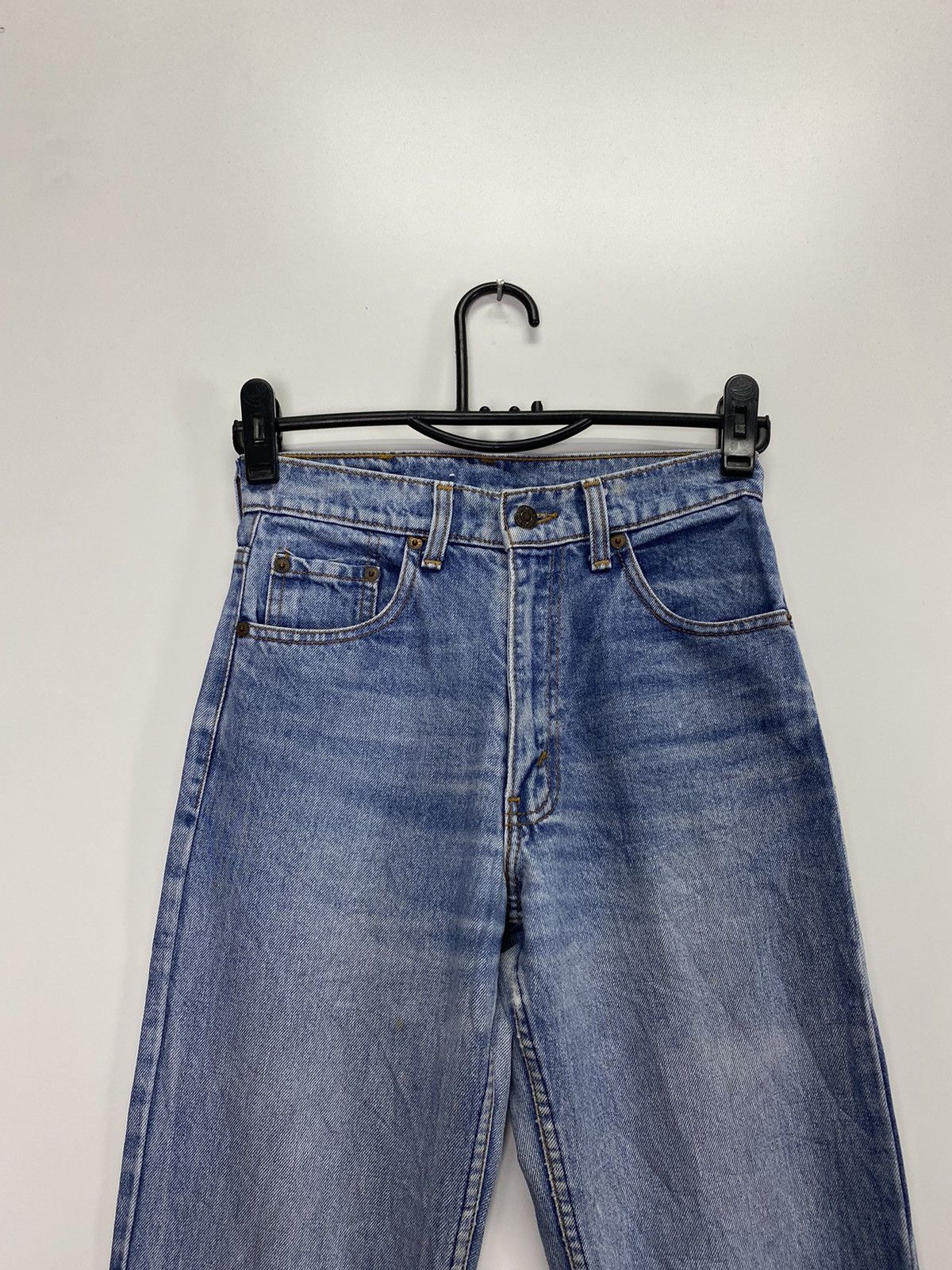 Levi's × Vintage Vintage Levi’s Jeans Size US 26 / EU 42 - 2 Thumbnail