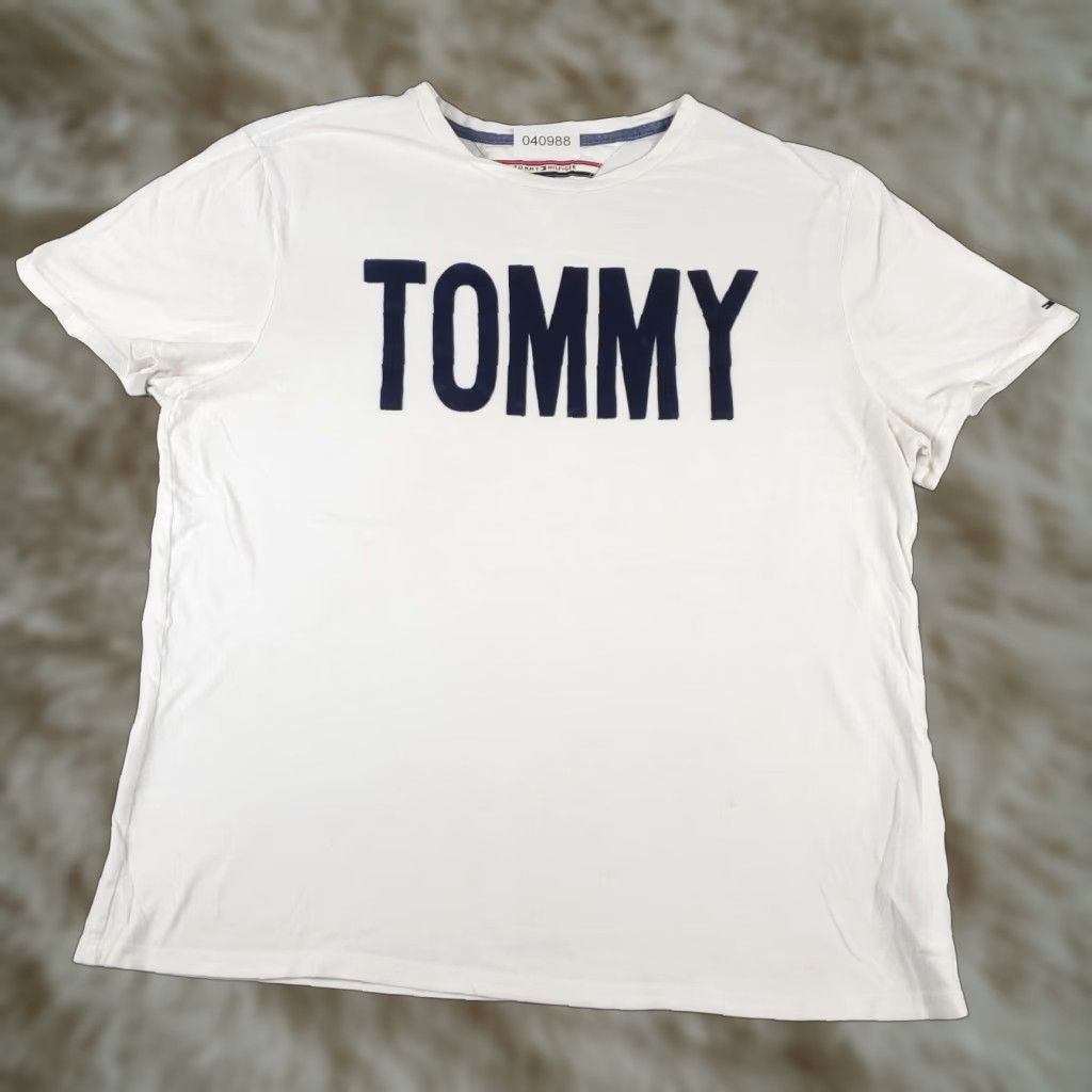 Tommy Hilfiger Tommy Hilfiger T Shirt Adult Size Medium White Casual Short Sleeve Size US M / EU 48-50 / 2 - 1 Thumbnail