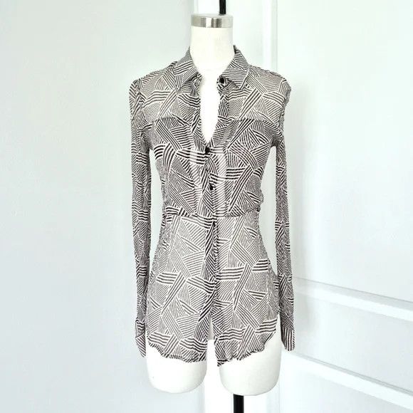 Theory Darlia B&W Silk Striped Collared V-Neck Long Slv Blouse Size S / US 4 / IT 40 - 2 Thumbnail