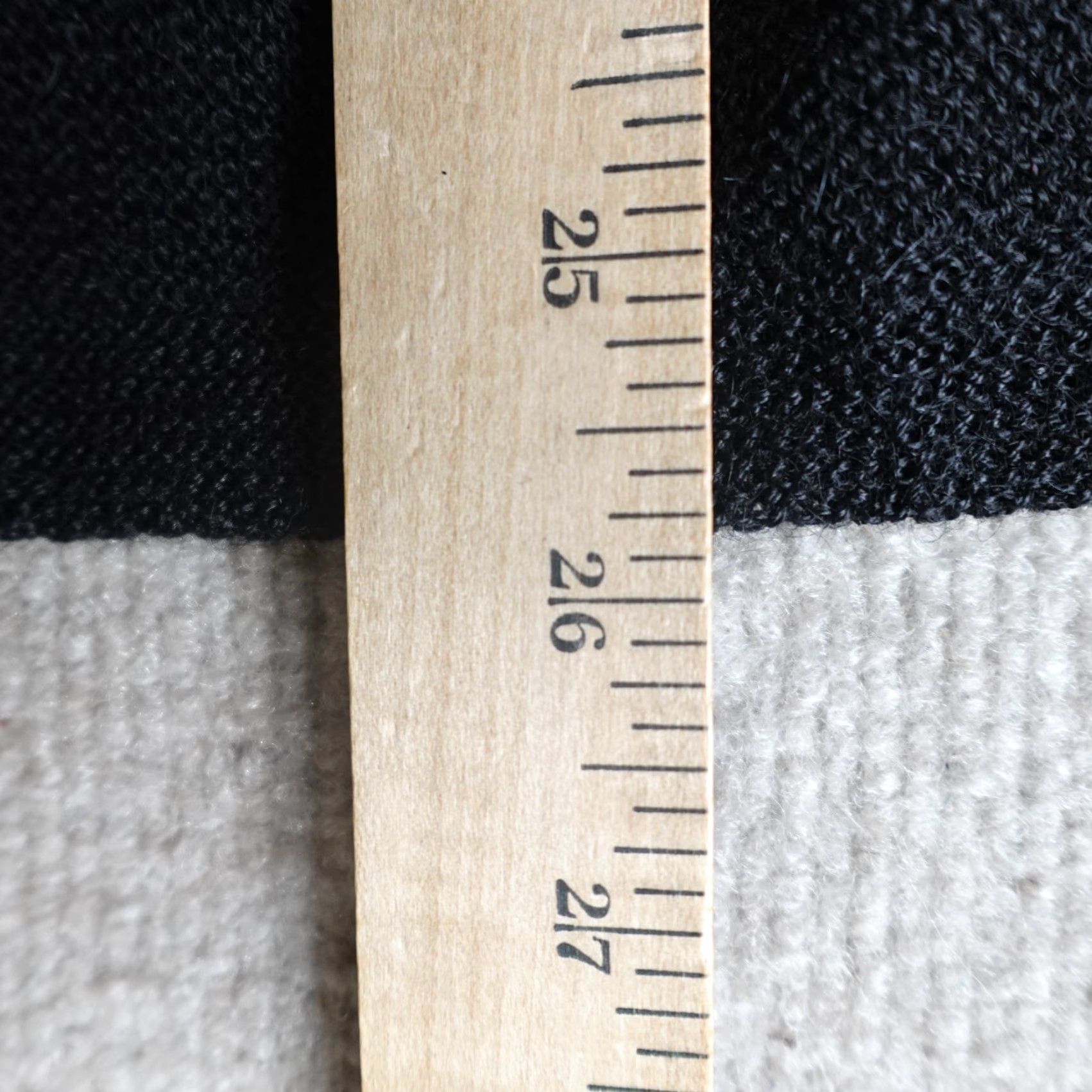Vintage Peruvian Connection Womens Sweater M Black V-Neck 100% Alpaca Pullover Knit Long Sleeve, Regular Fit, Knit, Winter Fall Spring, Peru, Women Size M / US 6-8 / IT 42-44 - 4 Thumbnail