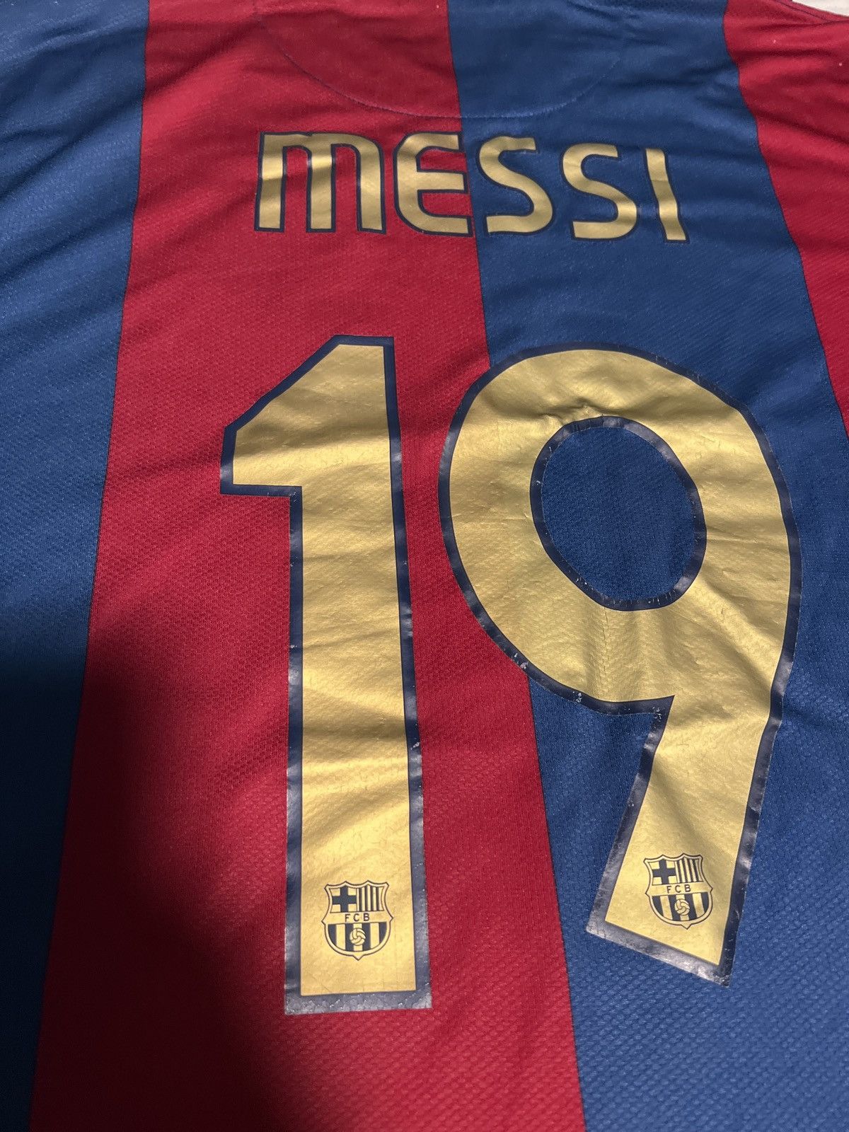 Nike 2006/07 NIKE BARCELONA HOME #19 MESSI SOCCER SHIRT JERSEY Size US L / EU 52-54 / 3 - 5 Thumbnail