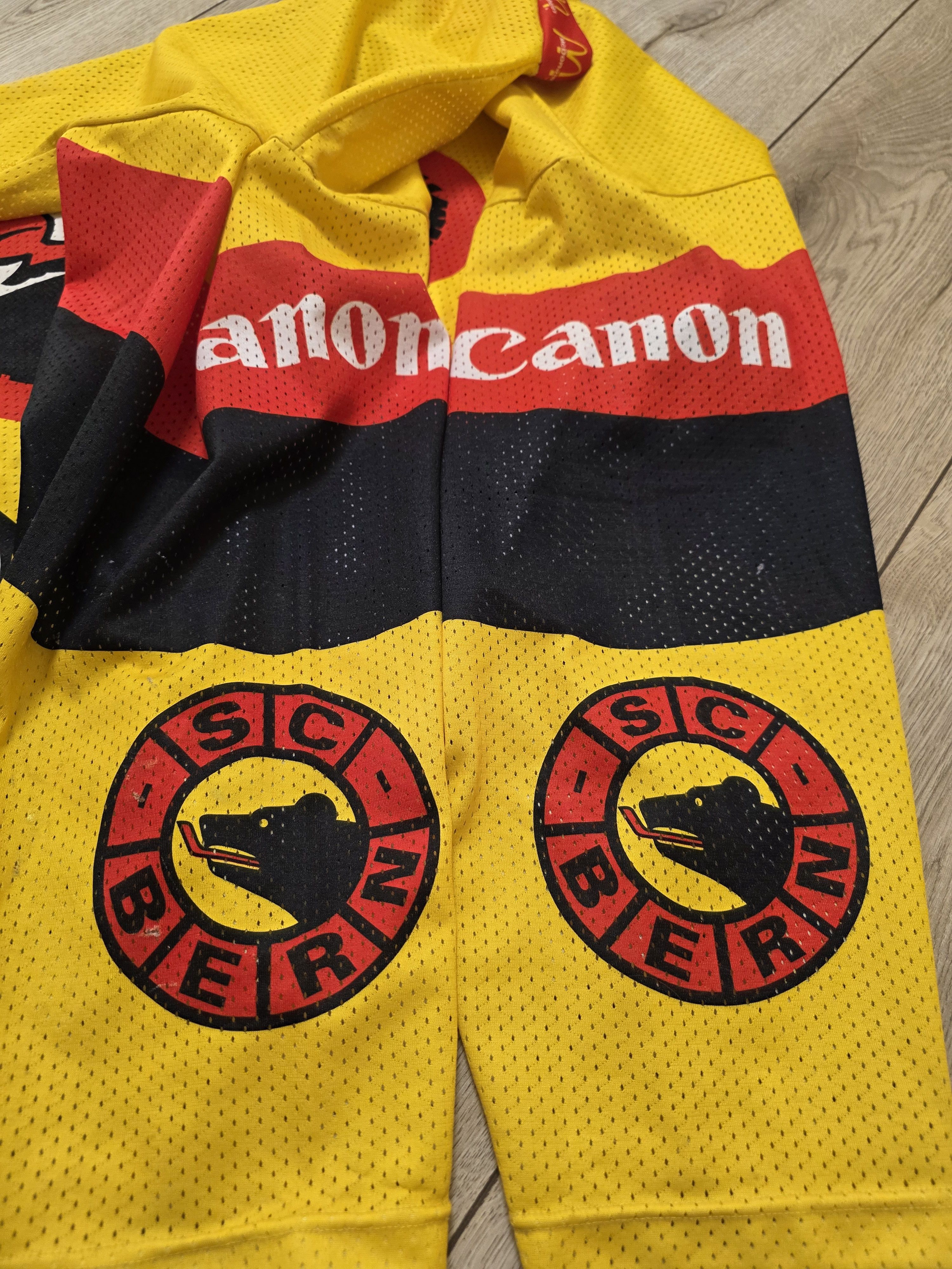 Vintage SC BERN HOCKEY JERSEY 90s BERN JERSEY SWITZERLAND ICE HOCKEY Size US L / EU 52-54 / 3 - 5 Thumbnail