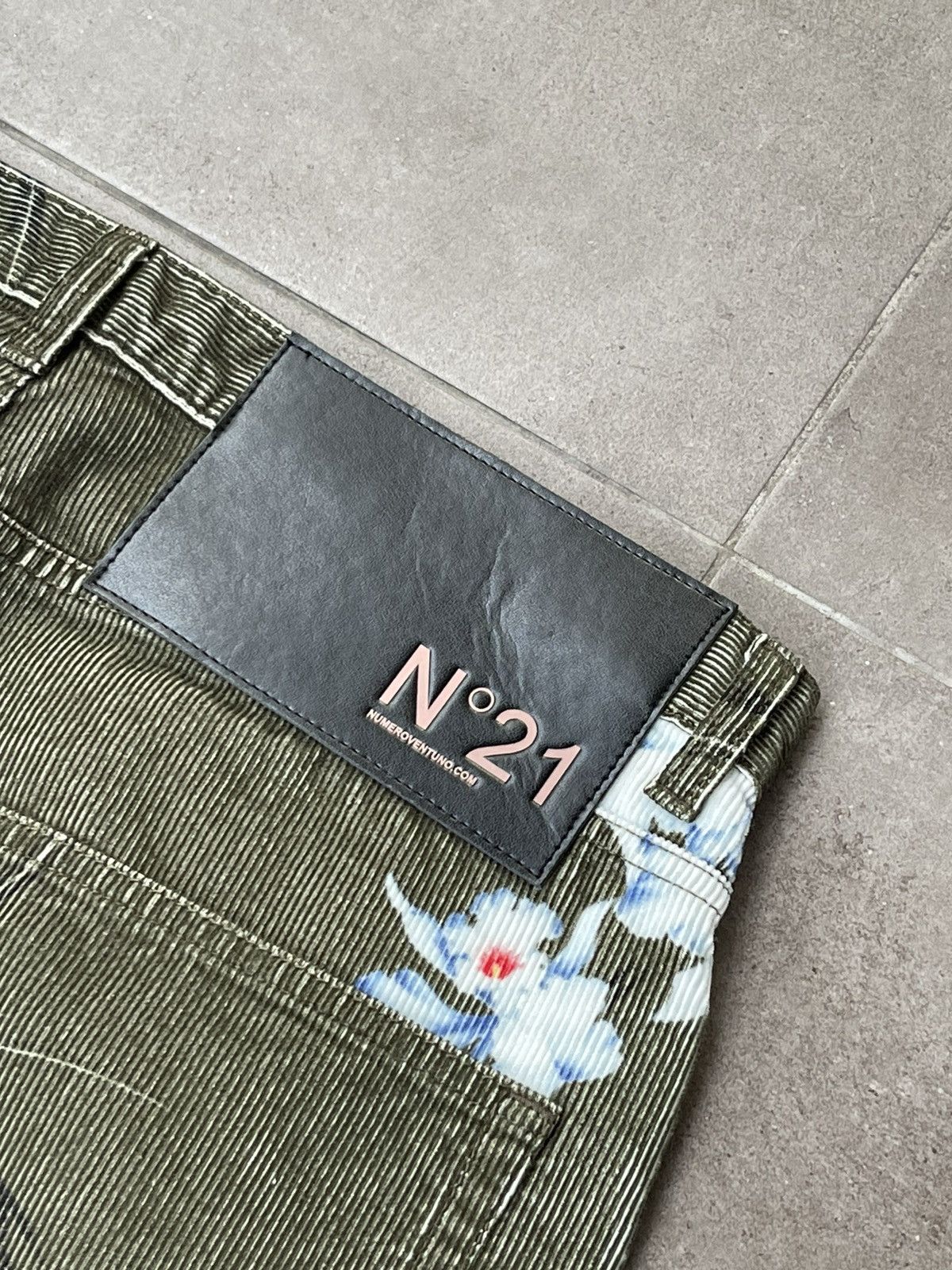 N21 !DS! FW22 N21 Floral Print Straight Leg Green Corduroy Pants Size US 32 / EU 48 - 18 Thumbnail