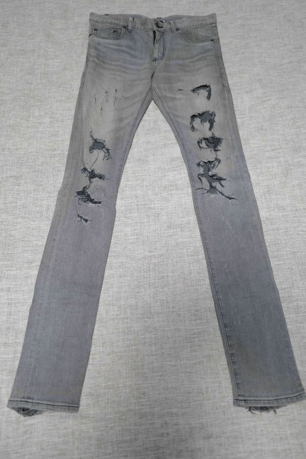 Saint Laurent Paris Saint Laurent Paris 13AW D02 Distressed Denim Size US 29 - 1 Thumbnail