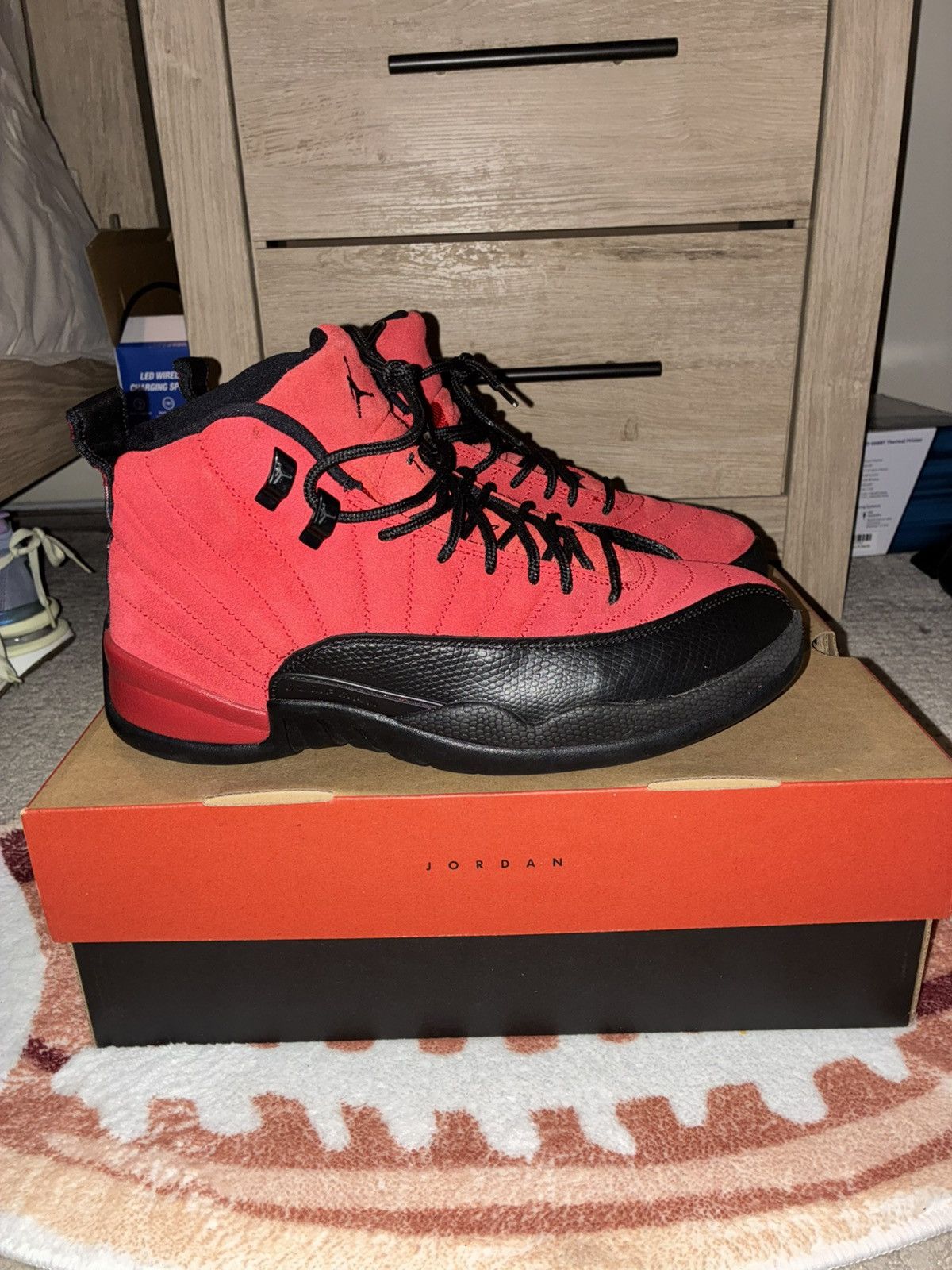 Jordan Brand Jordan 12 reverse flu game Size US 10 / EU 43 - 1 Thumbnail