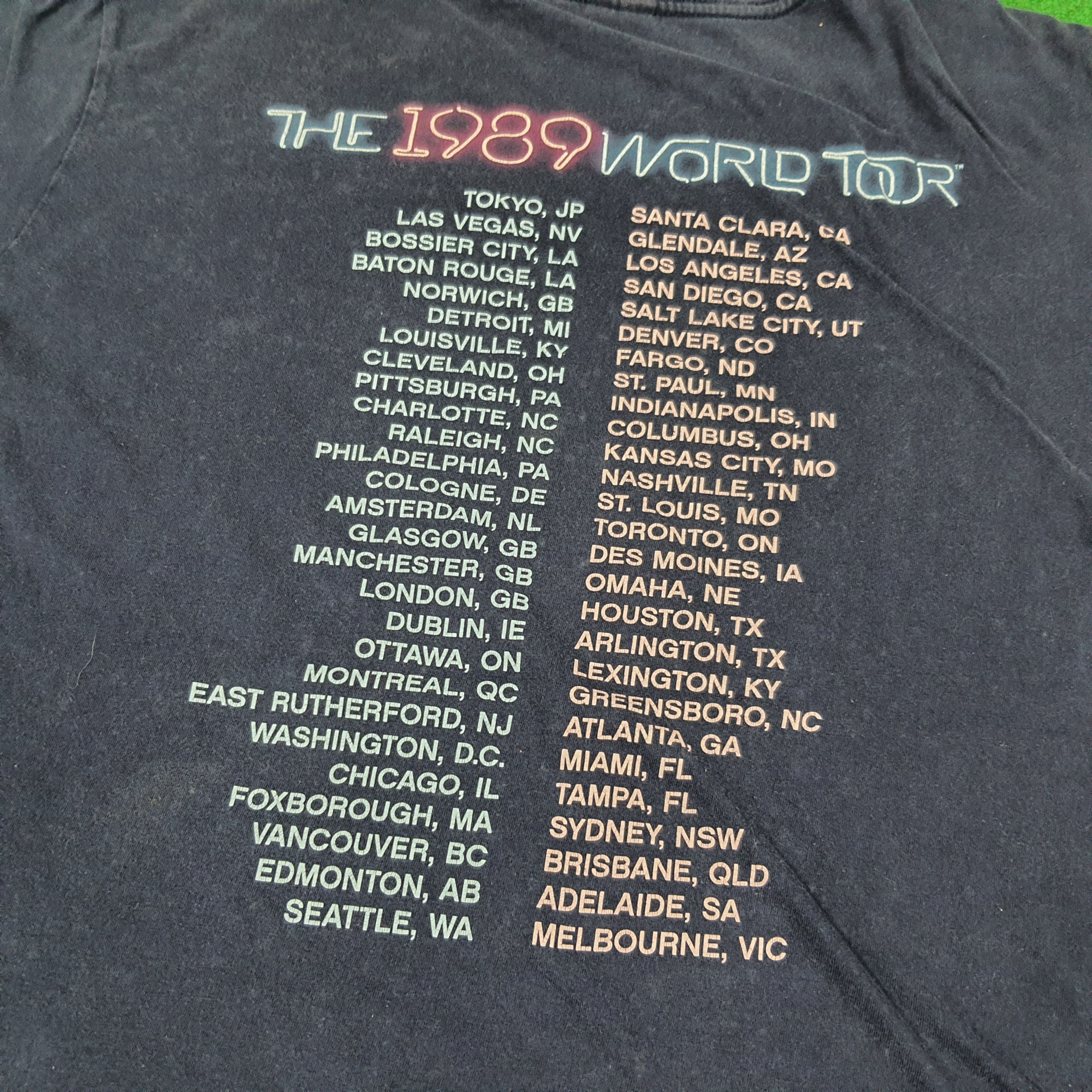 Band Tees × Vintage Vintage Taylor Swift World Tour The 1989 T-shirt Size US M / EU 48-50 / 2 - 4 Thumbnail
