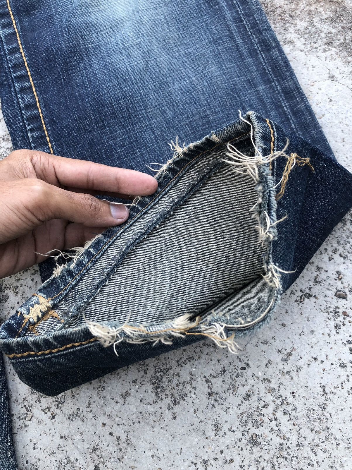 True Religion TRUE RELIGION WASHED BLUE DENIM Size US 31 - 9 Thumbnail