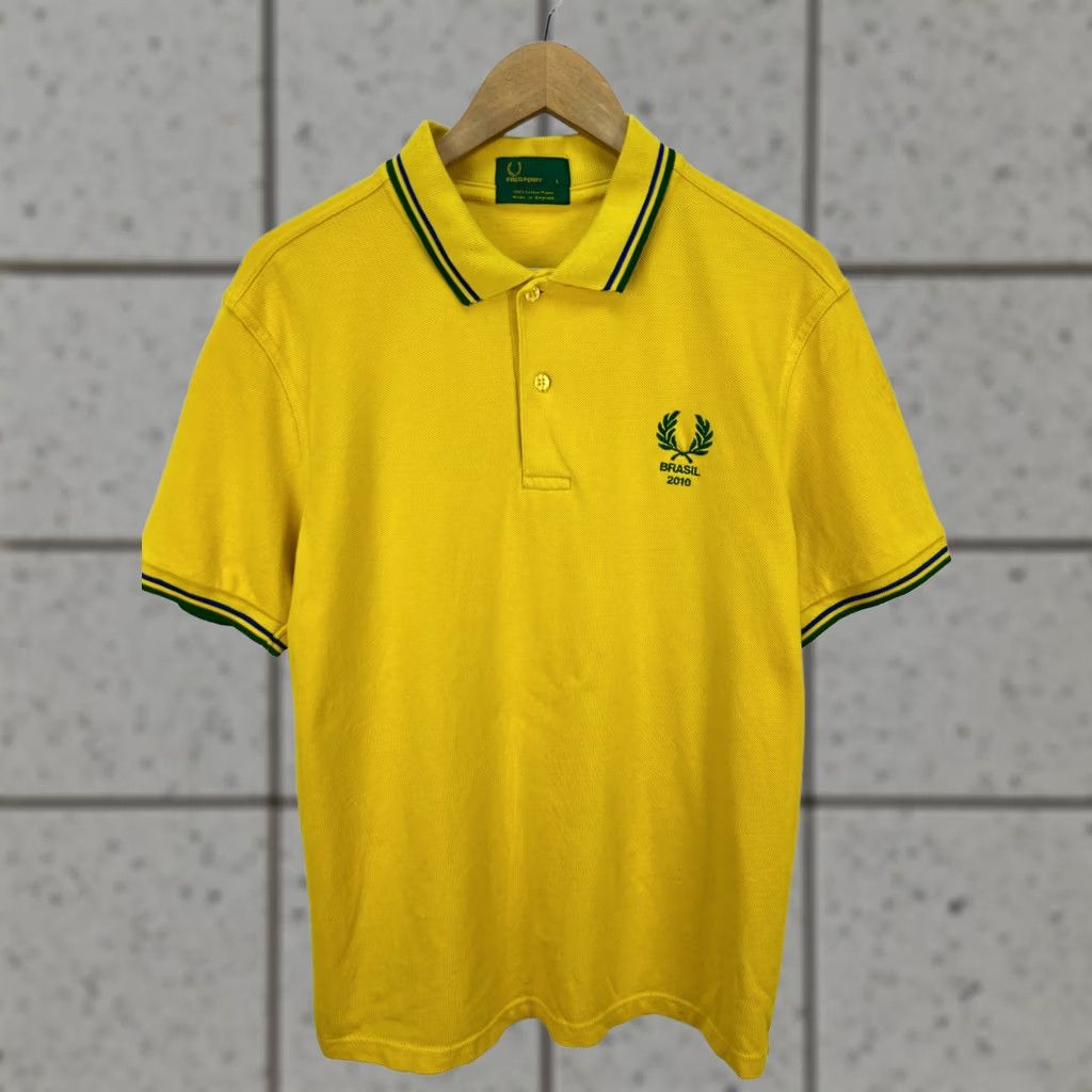 Fred Perry Fred Perry Brazil 2010 World Cup Polo Shirt Men’s Large Football Soccer Polo Shirt Mens L Yellow Vintage Brazil World Cup Nike This is not Nike Size US L / EU 52-54 / 3 - 1 Thumbnail