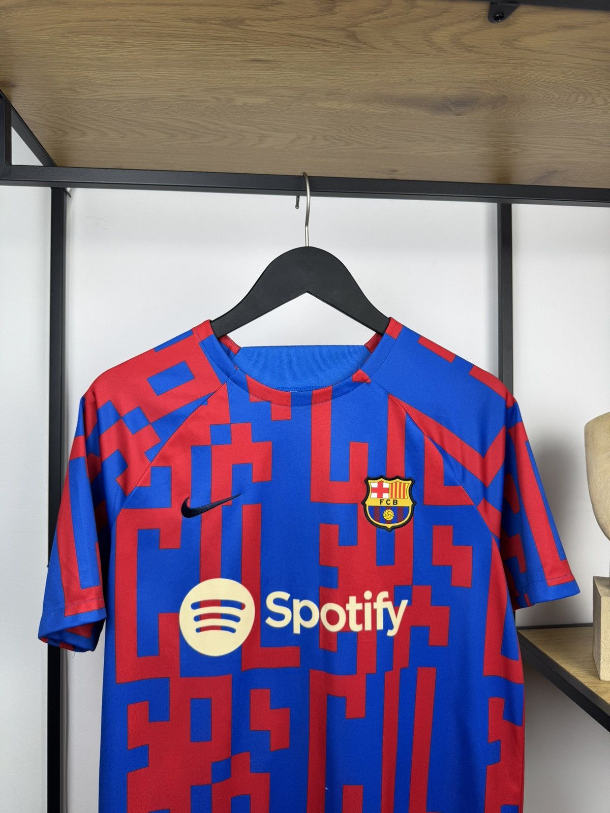 Nike FC Barcelona 2022/2023 Pre-Match Jersey Mens L Size US L / EU 52-54 / 3 - 2 Thumbnail