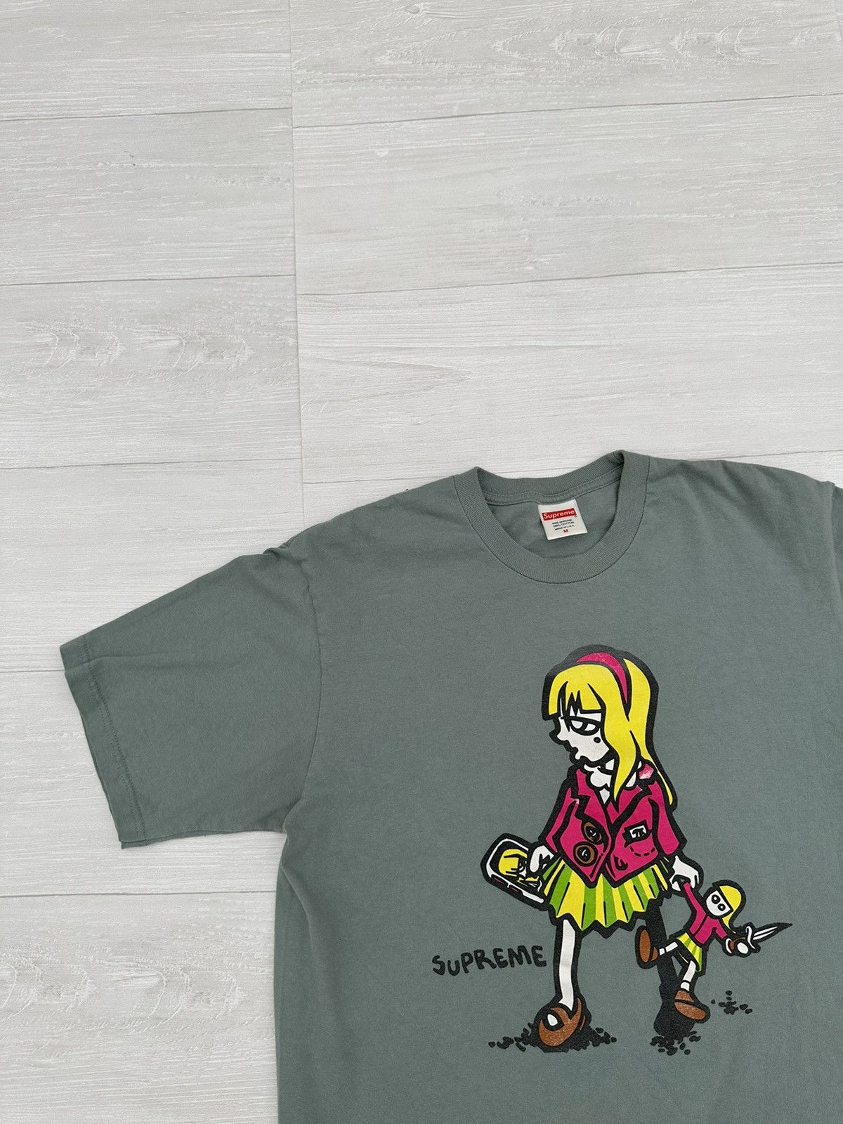 Supreme Supreme "Suzie Switchblade" Cartoon Logo Tee Dark Sage Green Size US M / EU 48-50 / 2 - 3 Thumbnail