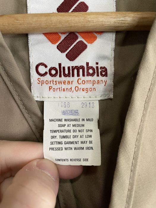 Vintage Vintage 90s Columbia Fishing Vest Tan Zip Up Pockets Fly