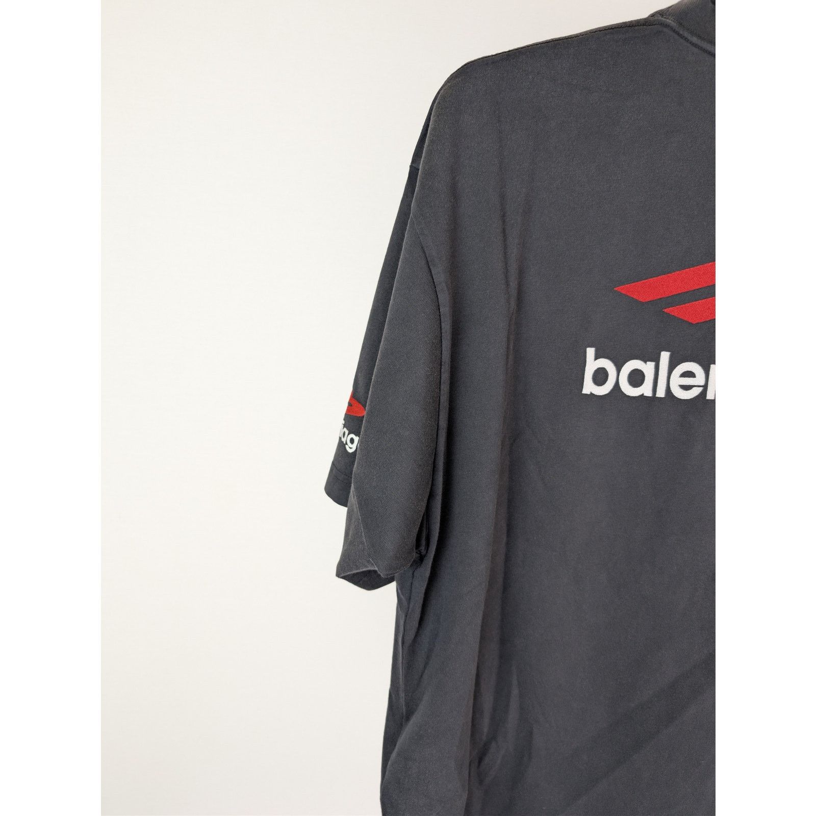 Balenciaga o1rshd1 Medium Fit 3B Sports Icon T-Shirt in Black Size US S / EU 44-46 / 1 - 14 Thumbnail