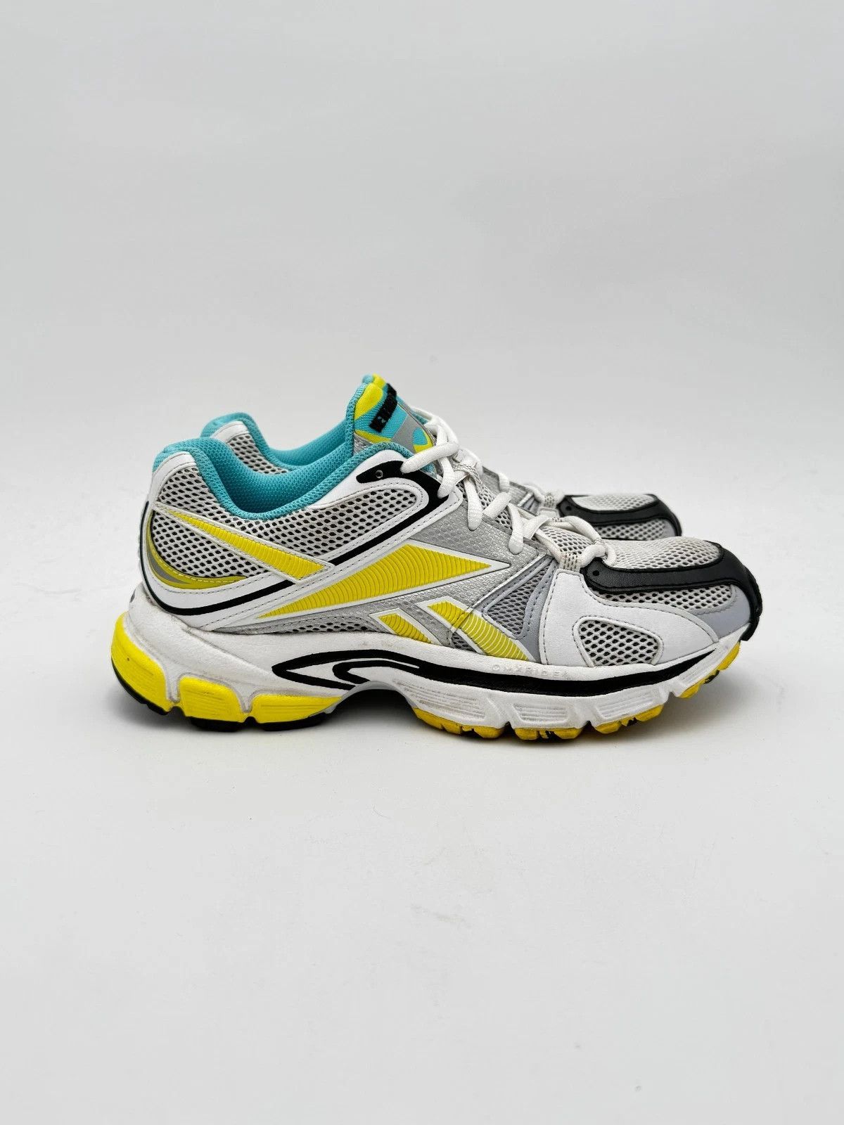 Reebok × Vetements Vetements Reebok Spike Runner 200 White Sky Blue Yellow Size US 6 / EU 39 - 2 Thumbnail