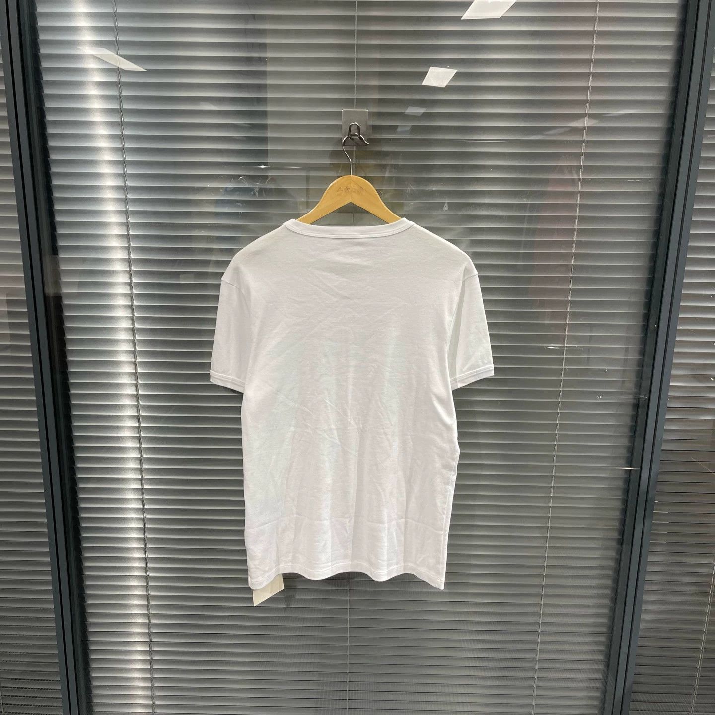 Prada Prada Triangle Logo Short Sleeve Tee L Near New #116 Size L / US 10 / IT 46 - 2 Thumbnail