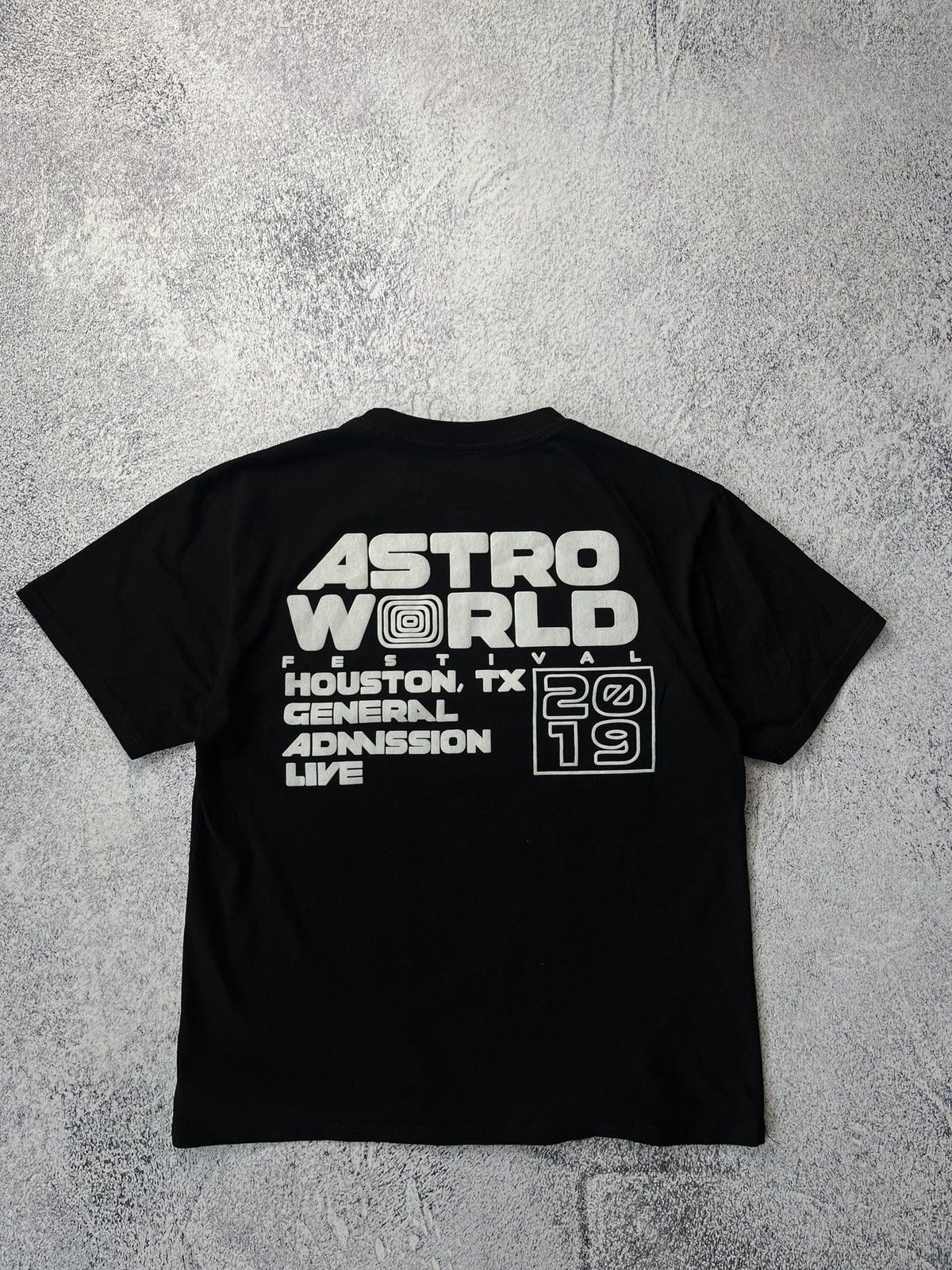 Vintage Travis Scott Astroworld Staff 2019 T-shirt Size S Size US S / EU 44-46 / 1 - 8 Thumbnail
