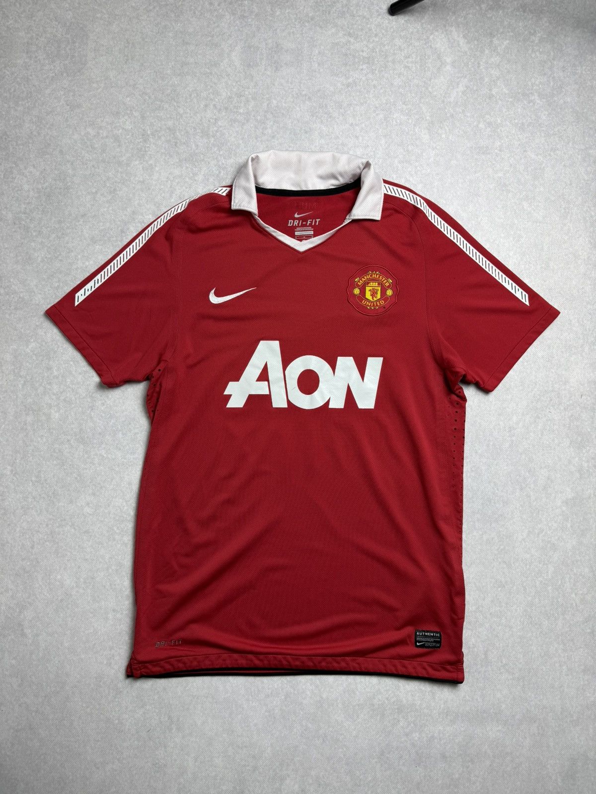 Nike 2010-11 Manchester United Nike Aon Football Shirt Morrison M Size US M / EU 48-50 / 2 - 1 Thumbnail