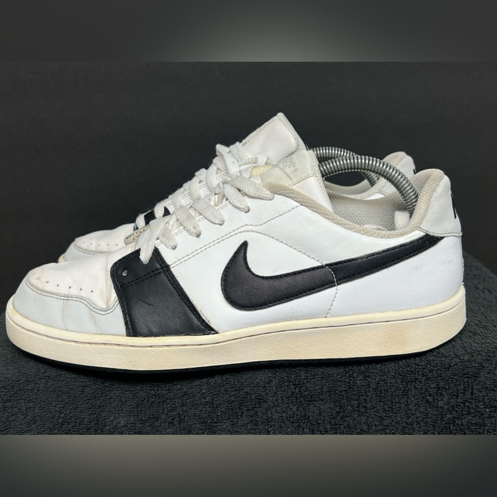 Nike Nike Backboard Low Mens Size 9 378336-128 SIZE 9 Size US 9 / EU 42 - 2 Thumbnail