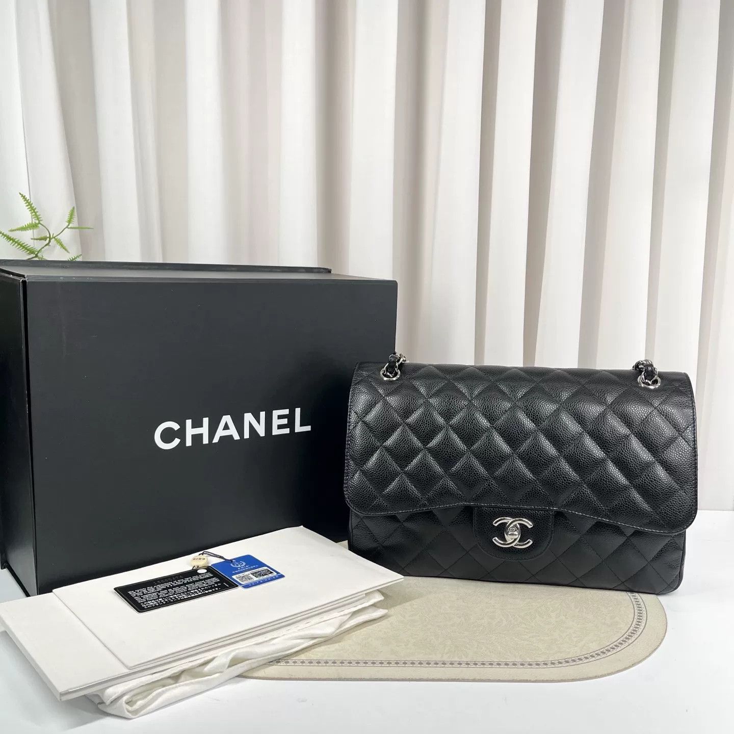 Chanel Pre-loved Bag Very good condition Size ONE SIZE - 1 Thumbnail