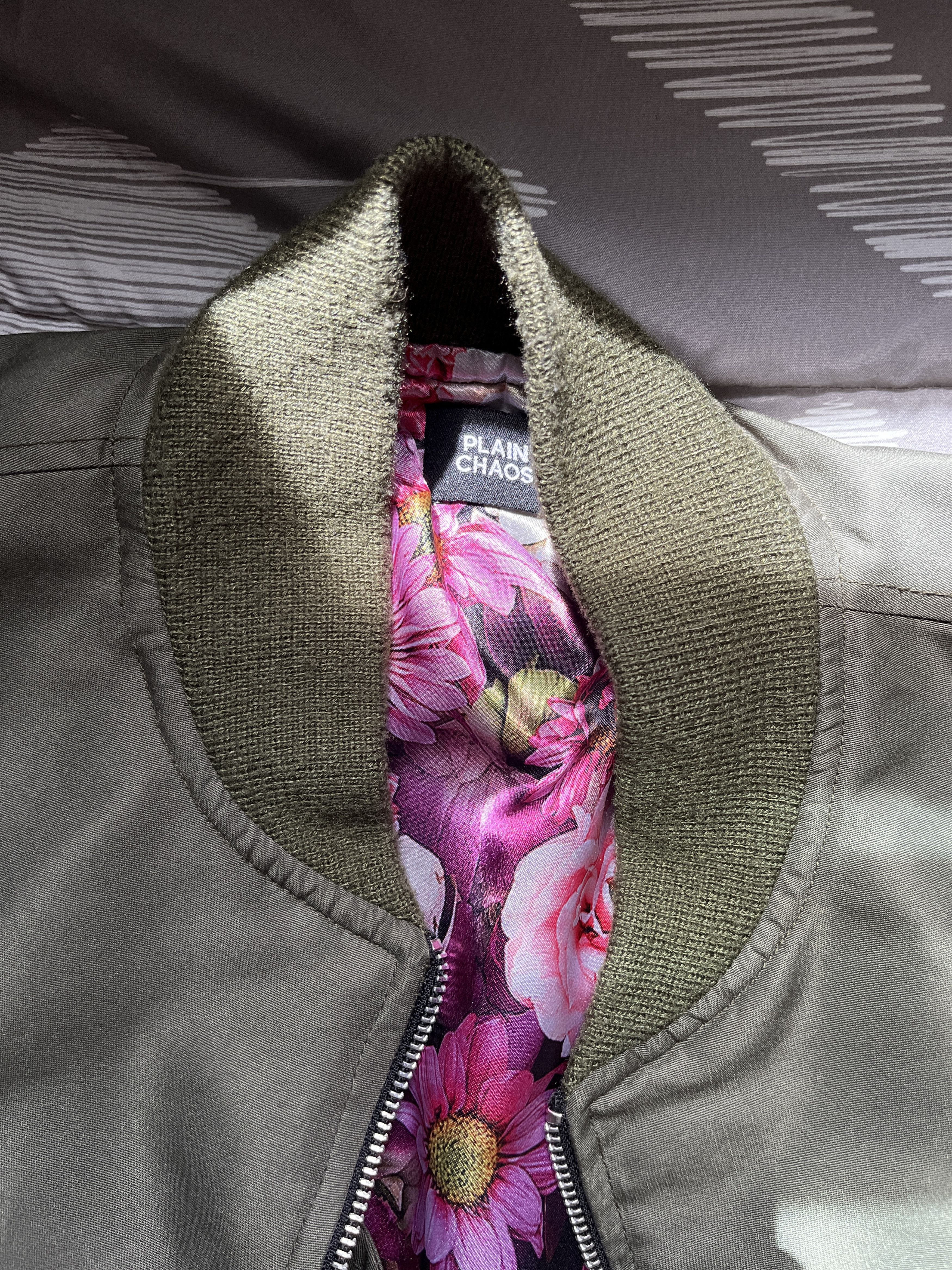 Vintage PLAIN CHAOS/FLORAL/OLIVE BOMBER SEASON 1 Size US M / EU 48-50 / 2 - 7 Thumbnail