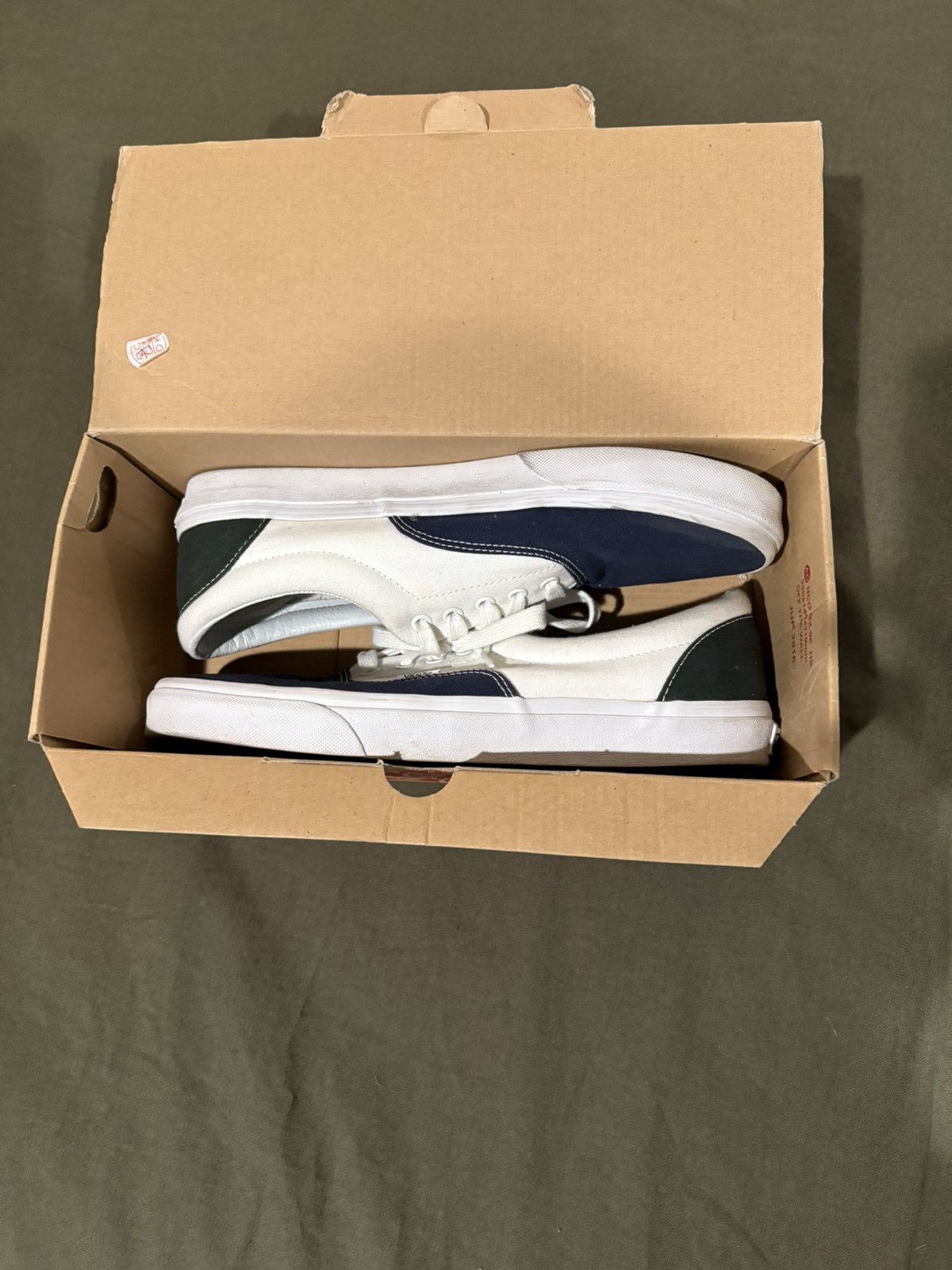 Vans Vans Era Size US 12 / EU 45 - 1 Thumbnail