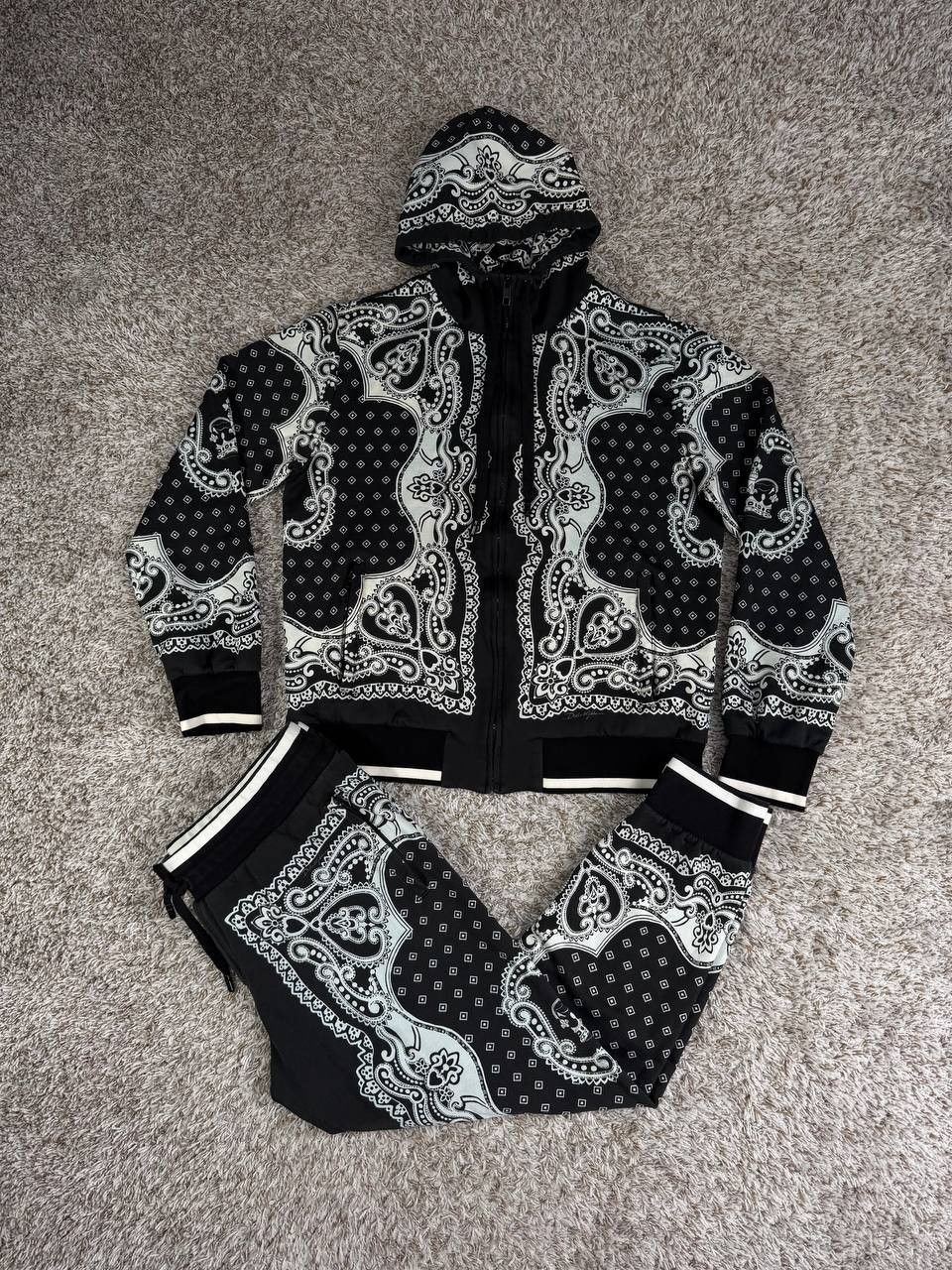 Dolce & Gabbana DOLCE & GABBANA Bandana Print Sweatsuit Set Size US XL / EU 56 / 4 - 1 Thumbnail