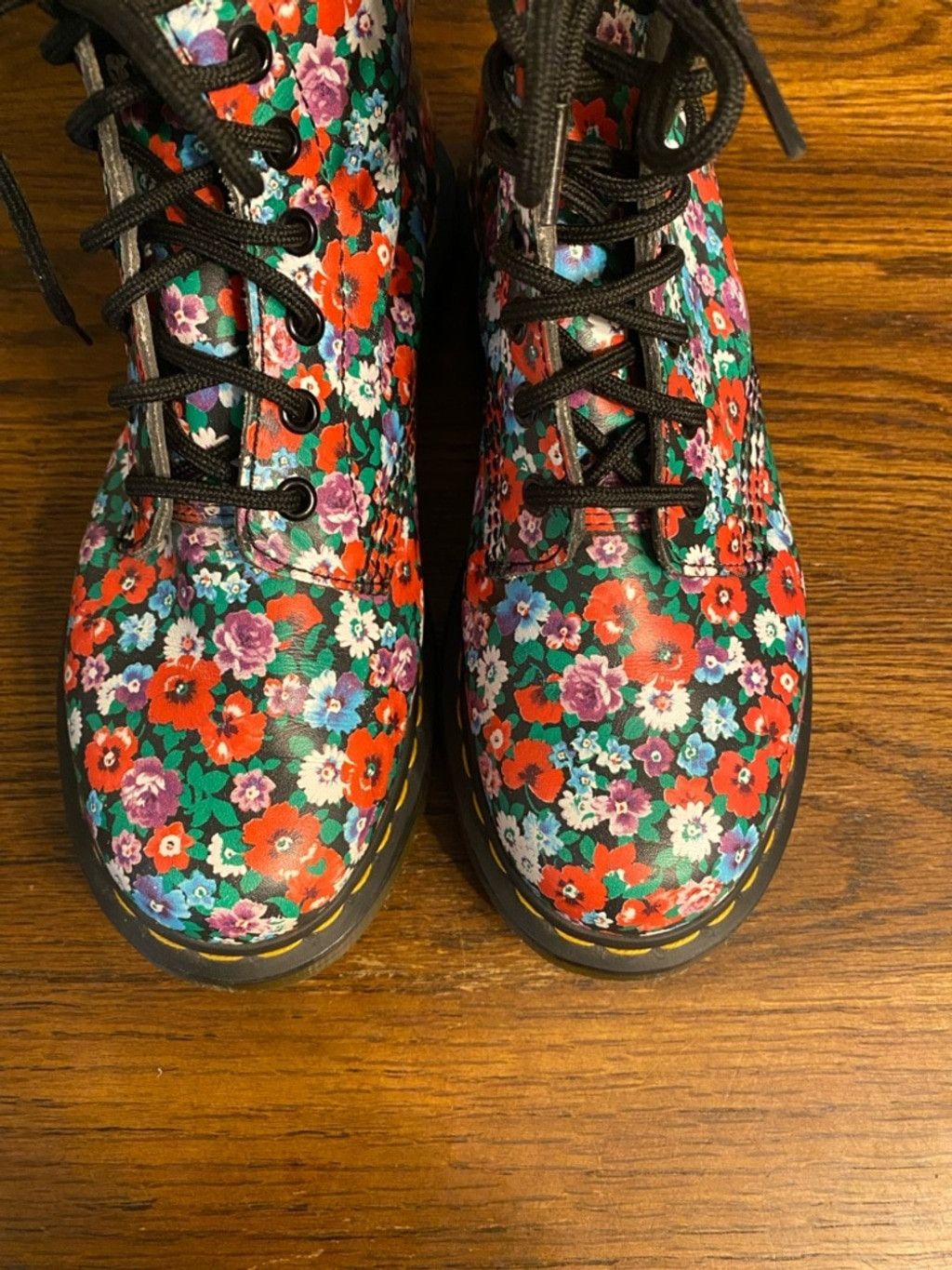 Dr. Martens Dr. Martens Floral Lace-Up Pascal Combat Boots size 7 Size US 7 / IT 37 - 7 Thumbnail