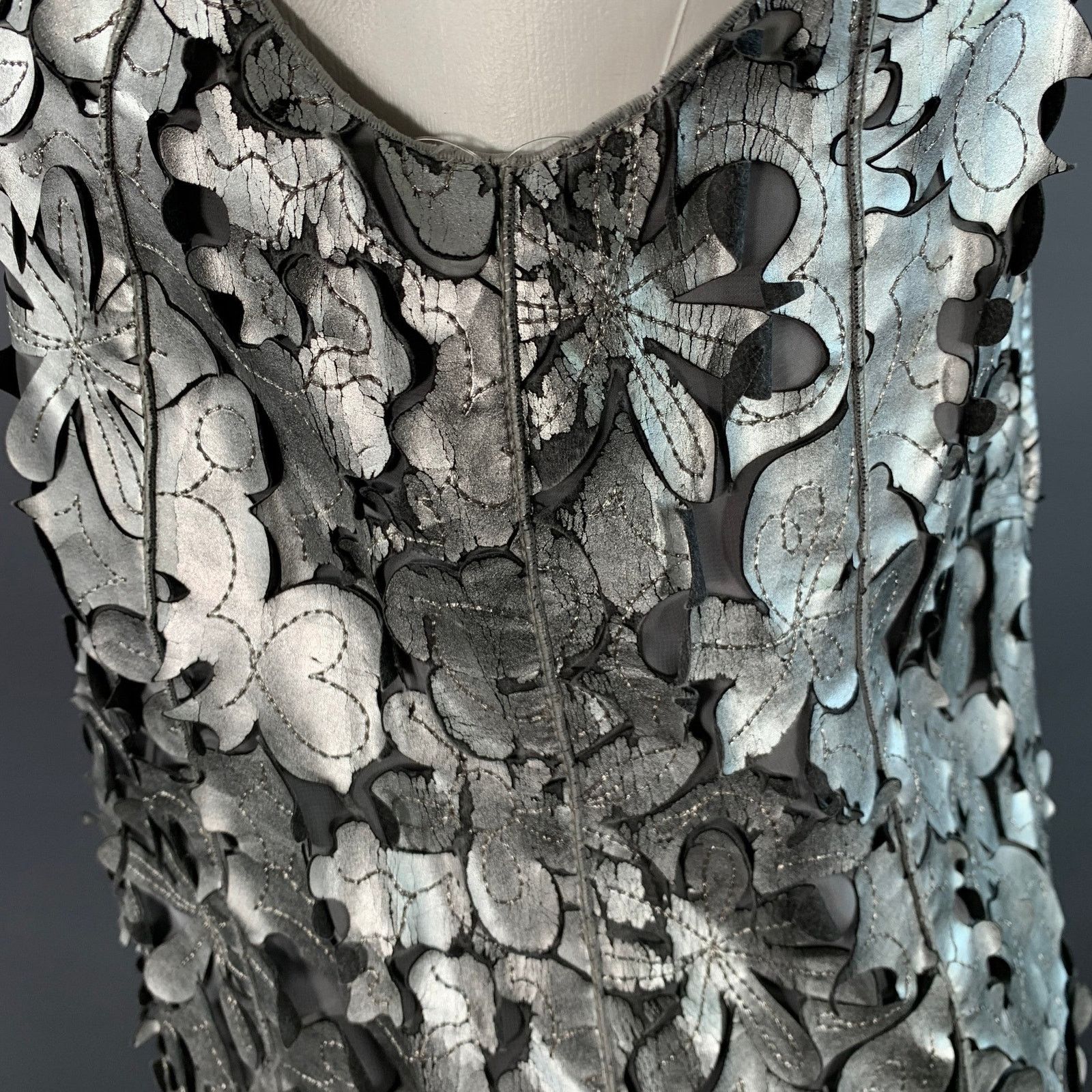 Marc Jacobs Silver Grey Leather Floral Cut Out Sleeveless Dress Top Size XS / US 0-2 / IT 36-38 - 10 Thumbnail