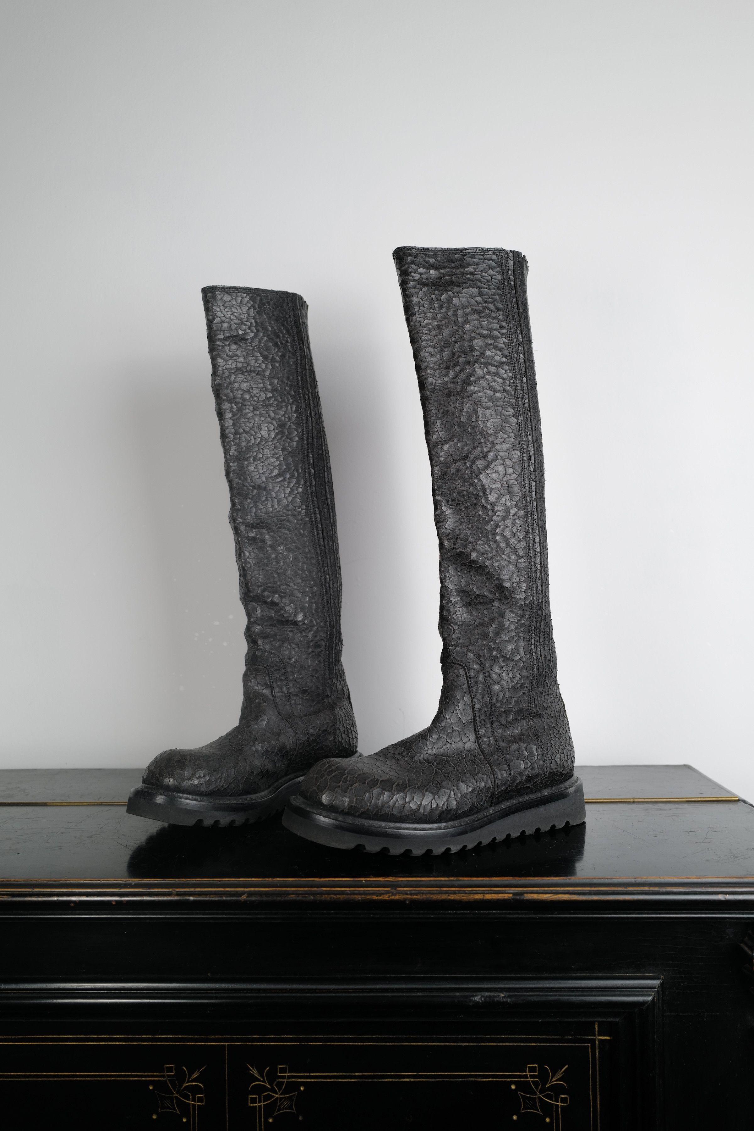 Rick Owens Rick Owens Cracked Leather Knee Boots Size US 7 / IT 37 - 1 Thumbnail