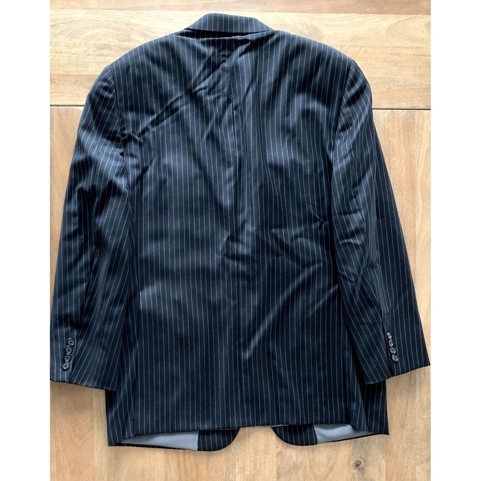 Vintage Hickey Freeman Sport Blazer 42R Black Pinstripe Double-Vented Notch Lapel Wool Lining Regular Single-Breasted 2-Button Men Jacket Charted Size 42R - 2 Thumbnail