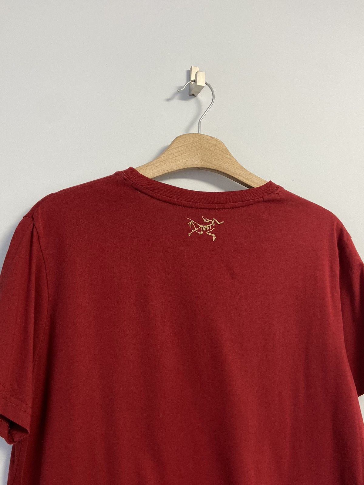Arc'teryx Vintage Arcteryx Big Logo T-Shirt Red Size US M / EU 48-50 / 2 - 11 Thumbnail