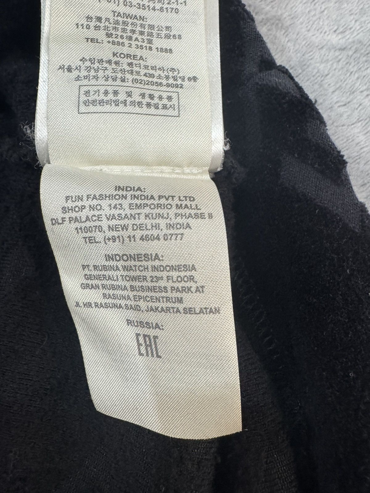 Fendi Fendi Monogram Towel Black Tee Size US L / EU 52-54 / 3 - 14 Thumbnail