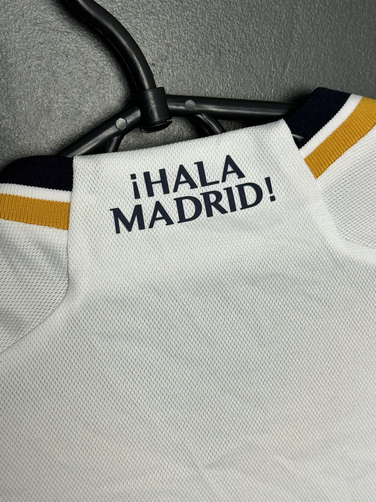 Adidas KIDS New Real Madrid 23/24 Home Football Jersey T-Shirt Size US XS / EU 42 / 0 - 4 Thumbnail