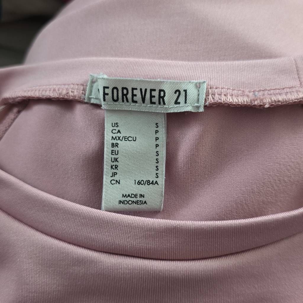 Forever 21 Forever 21 Women's Size Small Pink Cropped Long Sleer Sleeve Size S / US 4 / IT 40 - 2 Thumbnail