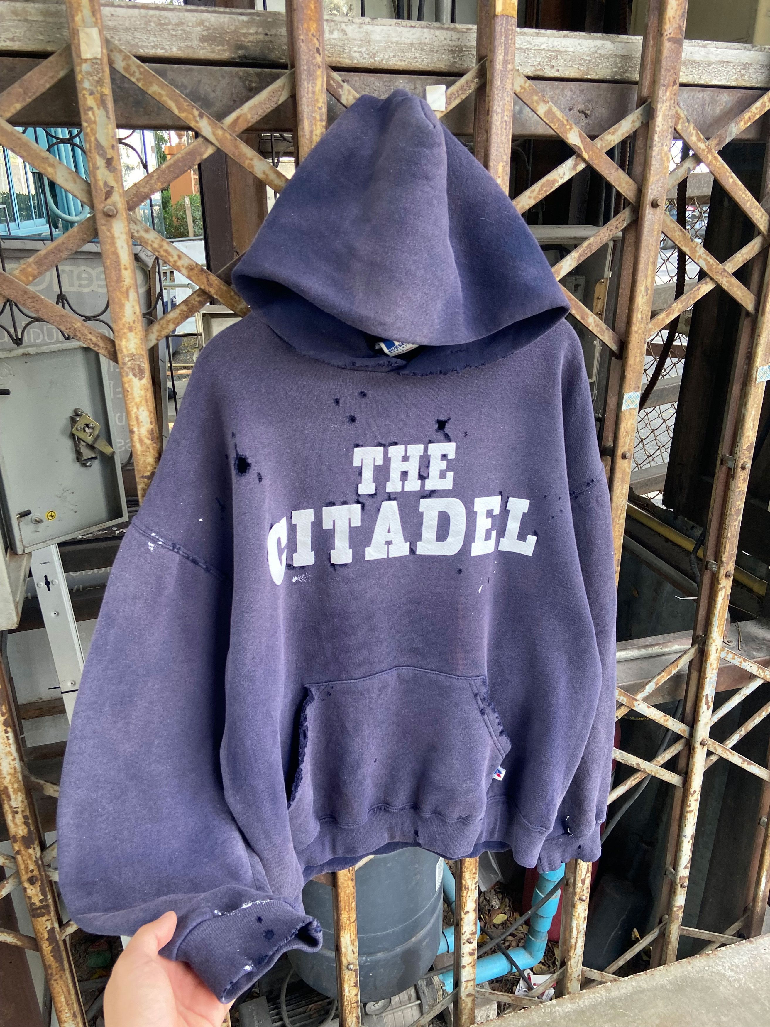 Russell Athletic × Streetwear × Vintage Thrashed Sun Faded Russell