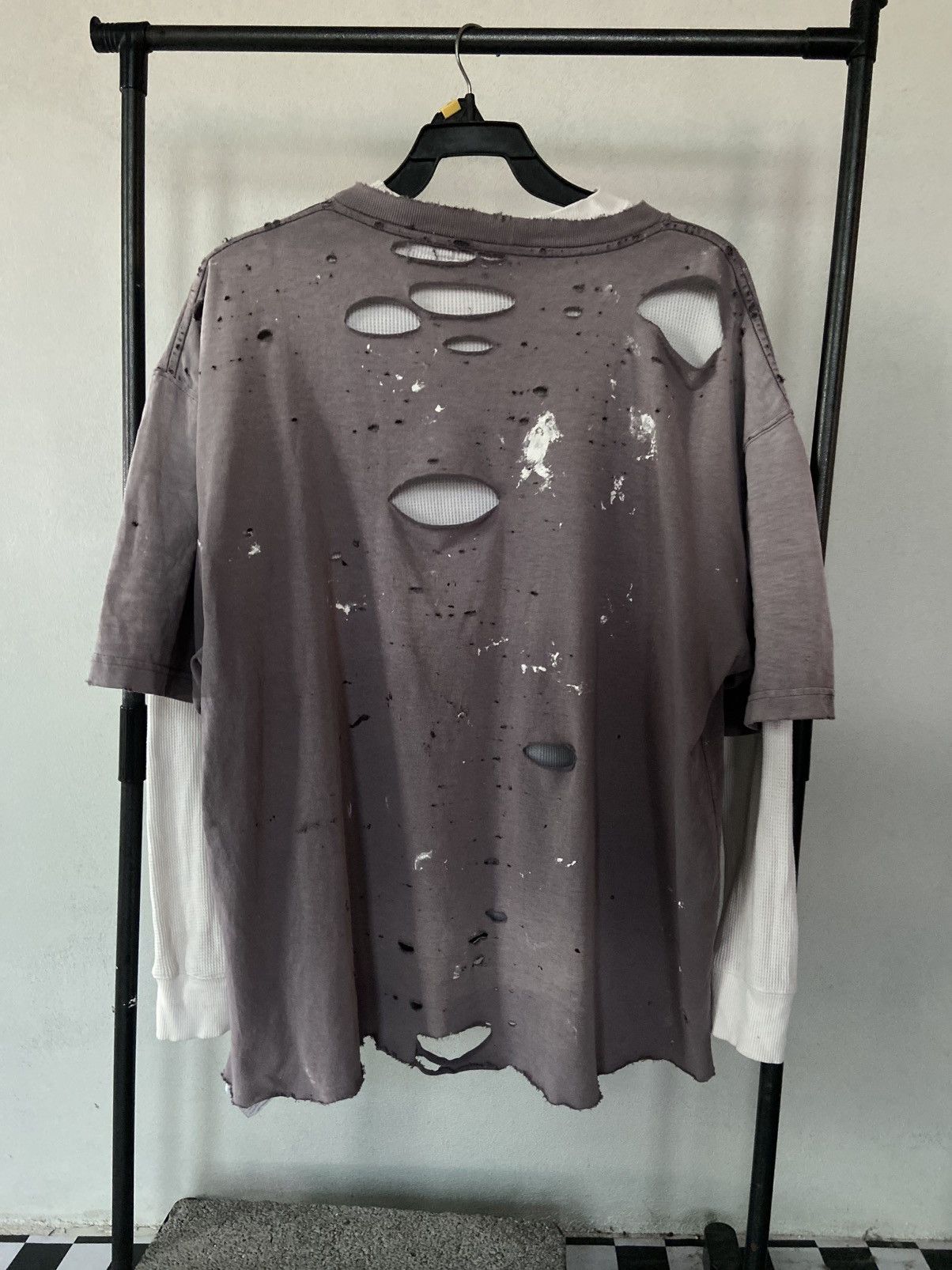 Carhartt Carhartt Thrashed Tee Pocket has a Rip and correct fade Size US XL / EU 56 / 4 - 5 Thumbnail