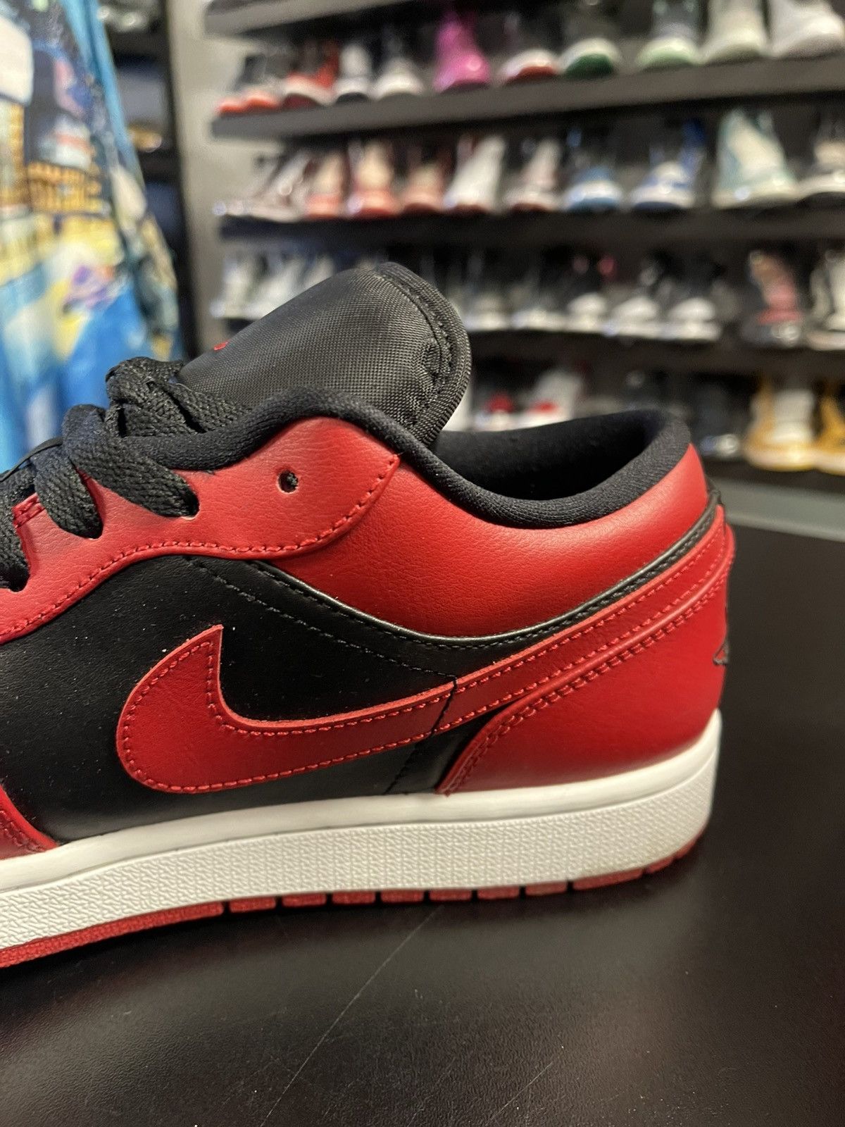 Jordan Brand Size 11 - Jordan 1 Reverse Bred Very Clean Size US 11 / EU 44 - 6 Thumbnail