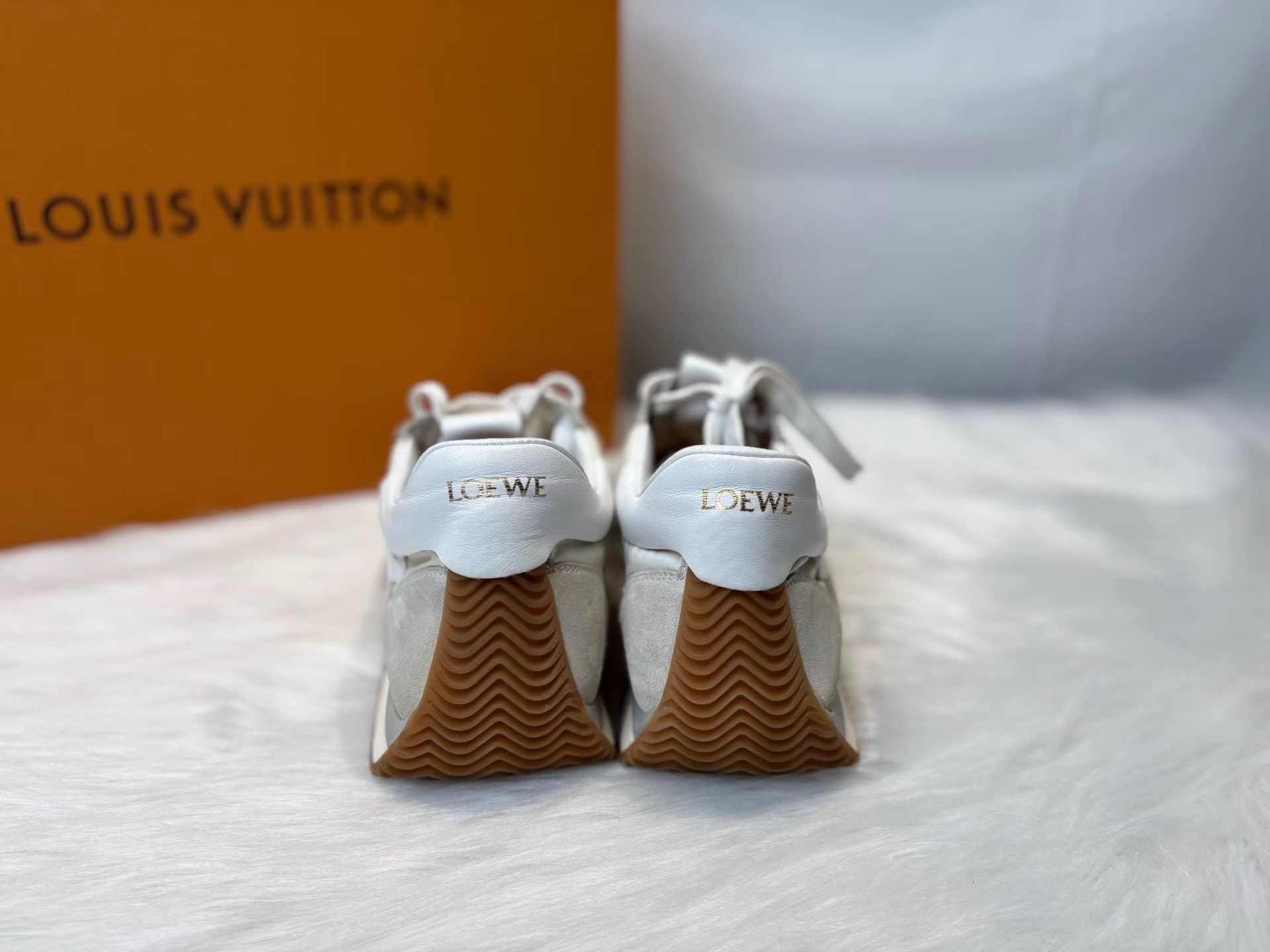 Loewe Loewe Flow Runner Sneakers White/Grey K36 Size US 8 / EU 41 - 3 Thumbnail