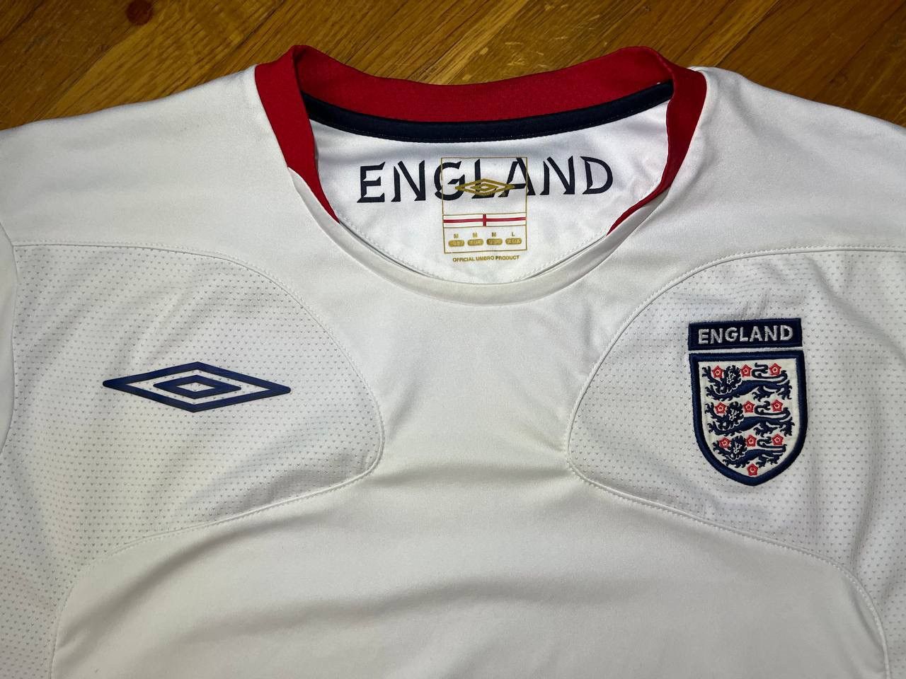 Umbro Umbro England national team training soccer jersey Size US M / EU 48-50 / 2 - 3 Thumbnail