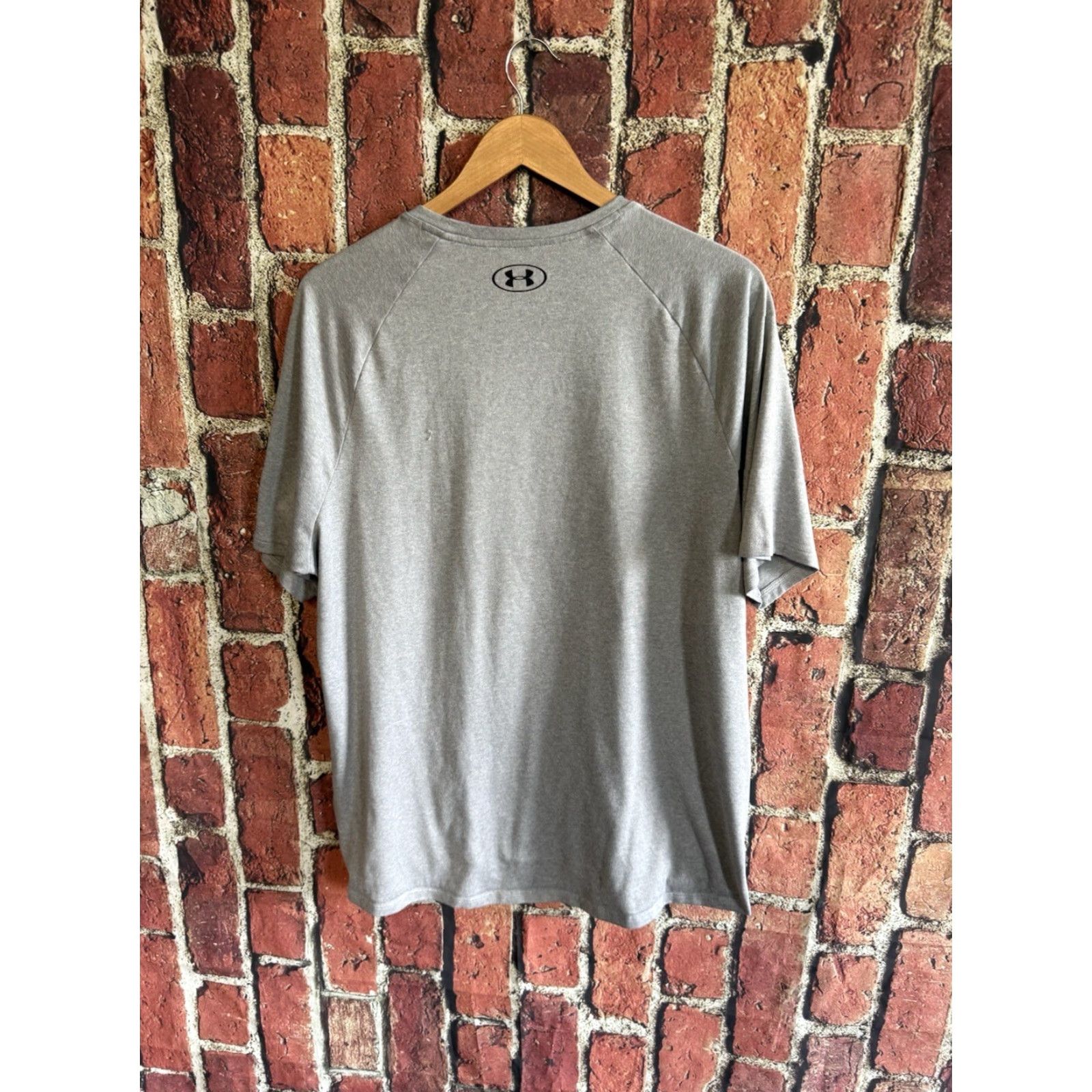 Under Armour Under Armour Mens Gray Short Sleeve Athletic Shirt XL Size T-Shirt Pullover Athletic Activewear Mens Gray Short Sleeve Shirt XL Size US XL / EU 56 / 4 - 2 Thumbnail