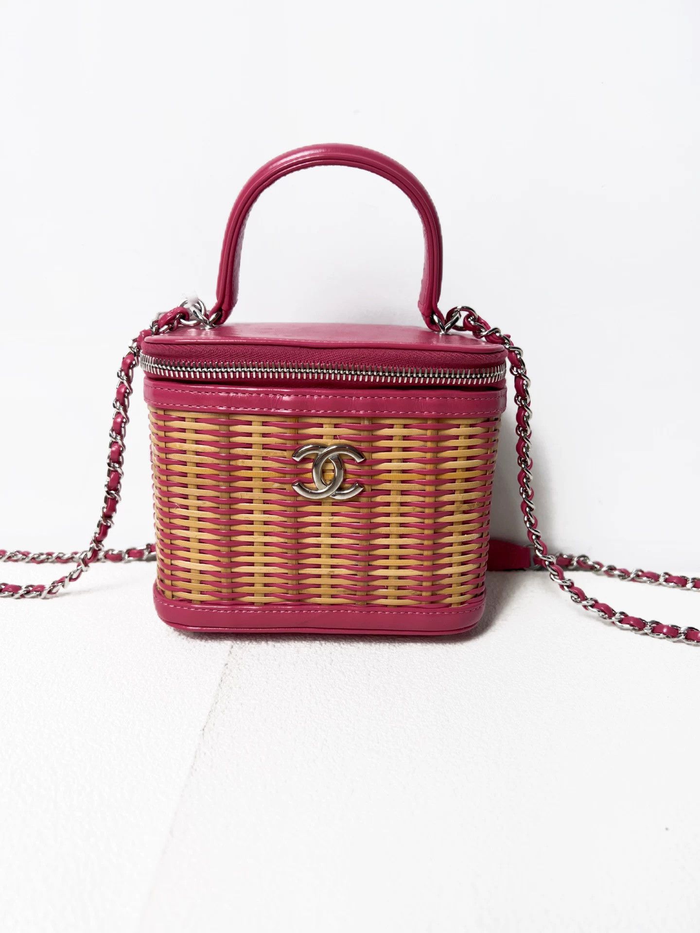 Chanel Pre-loved Bag Very good condition Size ONE SIZE - 1 Thumbnail