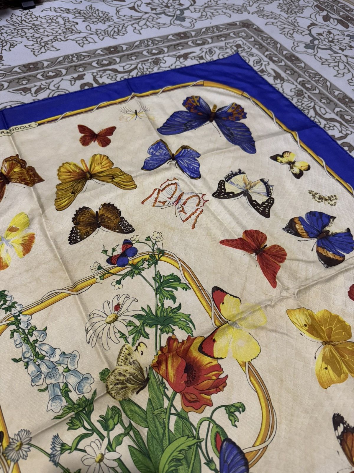 Hermes × Vintage RARE! HERMÈS silk carré "FARANDOLE" Butterflies Plisse Scarf Size ONE SIZE - 4 Thumbnail