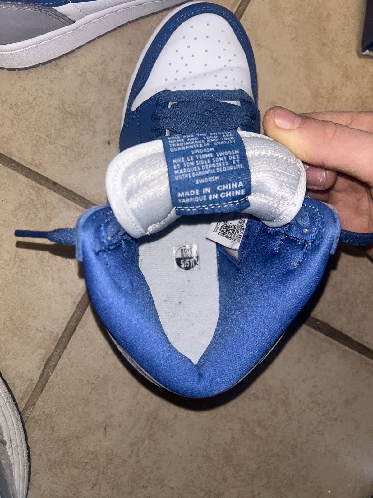 Jordan Brand Air Jordan 1 Mid True Blue / Cement Grey — 4.5Y (W 6) Size US 6 / EU 39 - 9 Thumbnail
