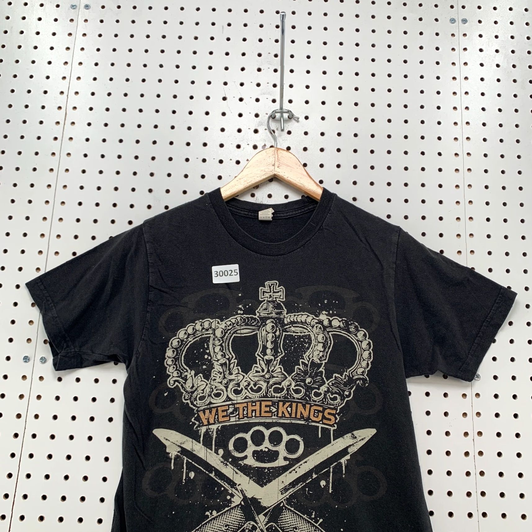 Tultex We The Kings Shirt Mens Small Black Crown Knives Graphic 17x25.5 Size US S / EU 44-46 / 1 - 3 Thumbnail