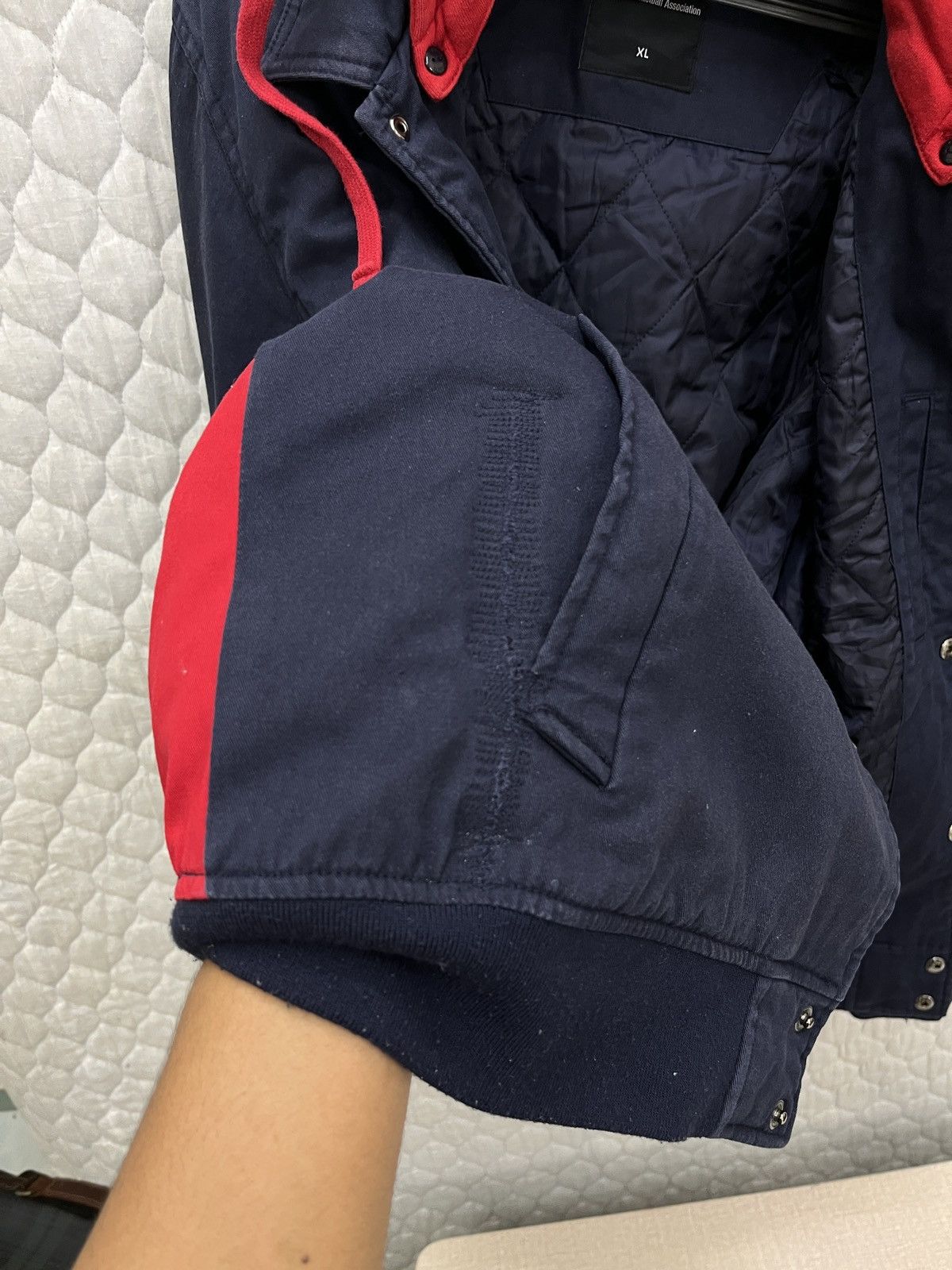 NBA 🔥🔥🔥STEALS CHICAGO BULLS DETACHABLE HOODIE JACKET Size US M / EU 48-50 / 2 - 12 Thumbnail
