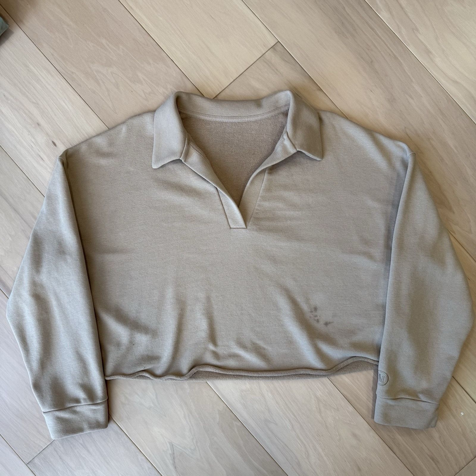 Vuori Vuori Cropped Sedona Polo Sweatshirt Large Beige Fleece Size L / US 10 / IT 46 - 2 Thumbnail