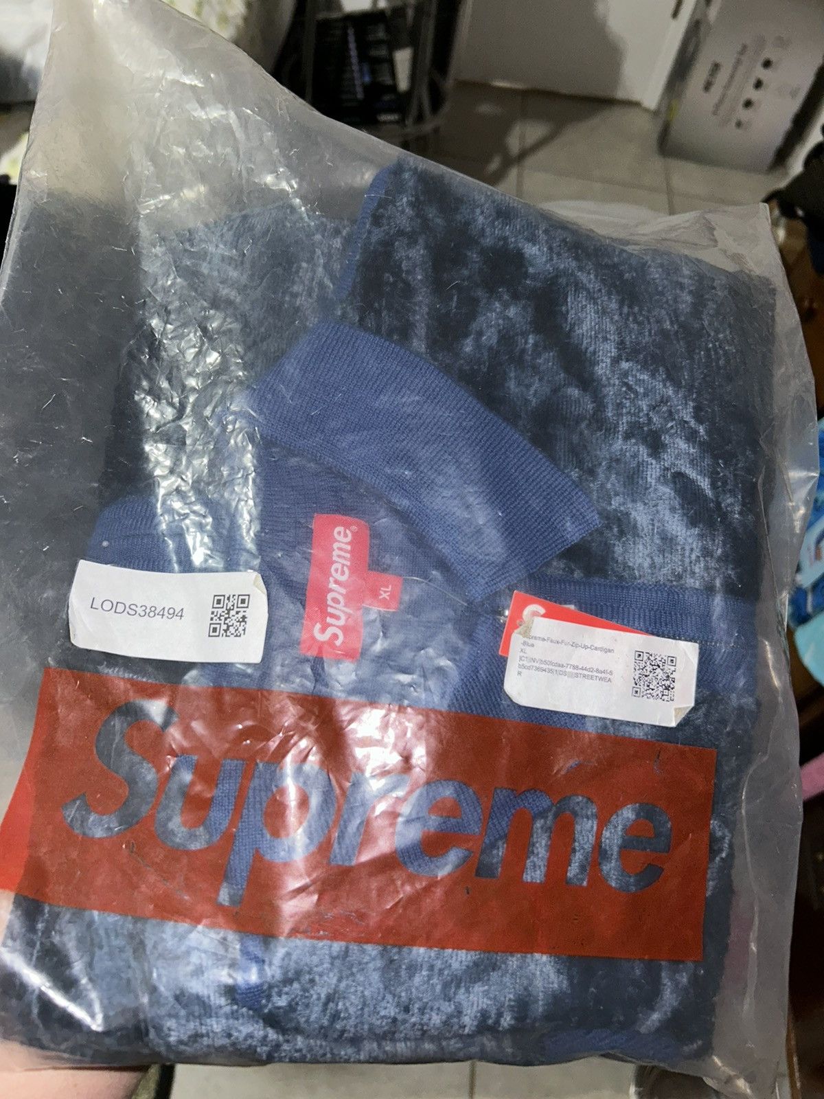 Supreme Supreme Faux Fur Zip Up Cardigan Blue FW22 size XL NEW NWT Size US XL / EU 56 / 4 - 7 Thumbnail