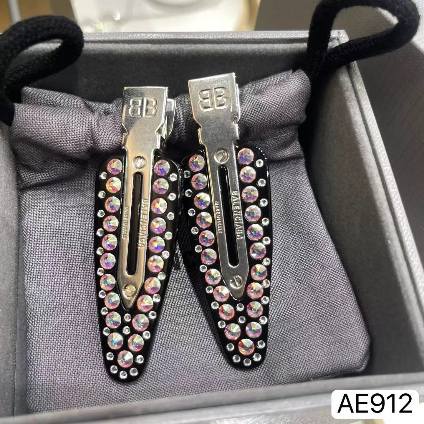 Balenciaga Balenciaga hair clip very new box dust bag AE912 Size ONE SIZE - 3 Thumbnail