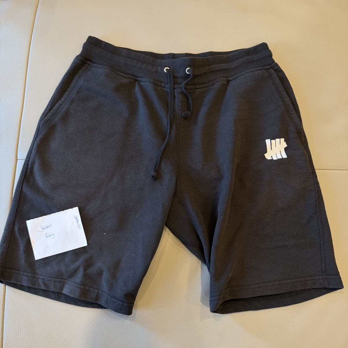 Undefeated Undefeated Sweat shorts size Medium used Size US 32 / EU 48 - 1 Thumbnail