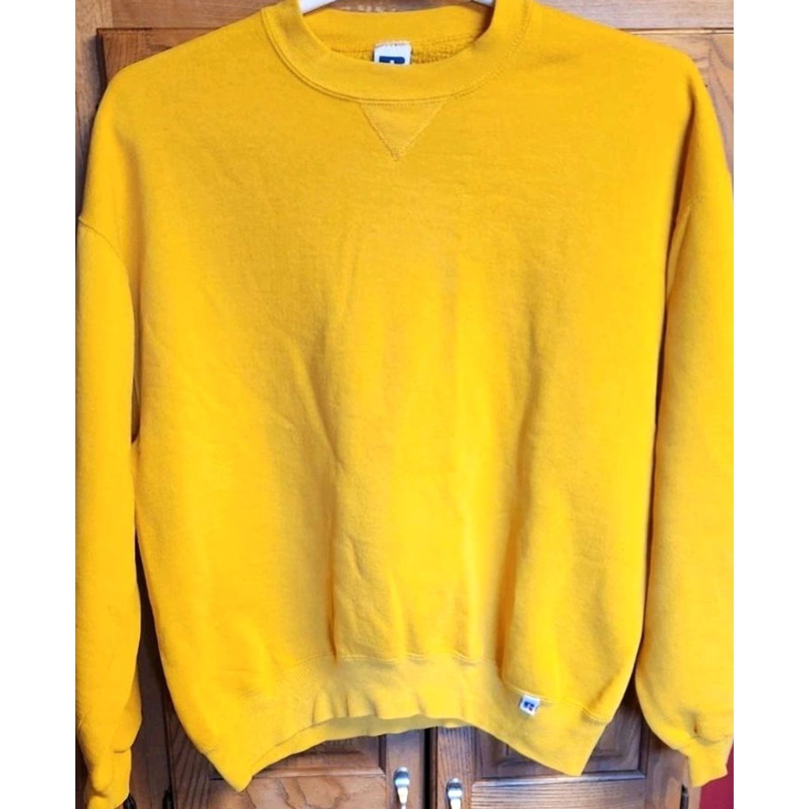 Russell Athletic RUSSELL ATHLETIC Sweatshirt XL Yellow Crewneck Vintage USA MADE Blank Mens Regular Size XL Sweatshirt Yellow Size US XL / EU 56 / 4 - 3 Thumbnail