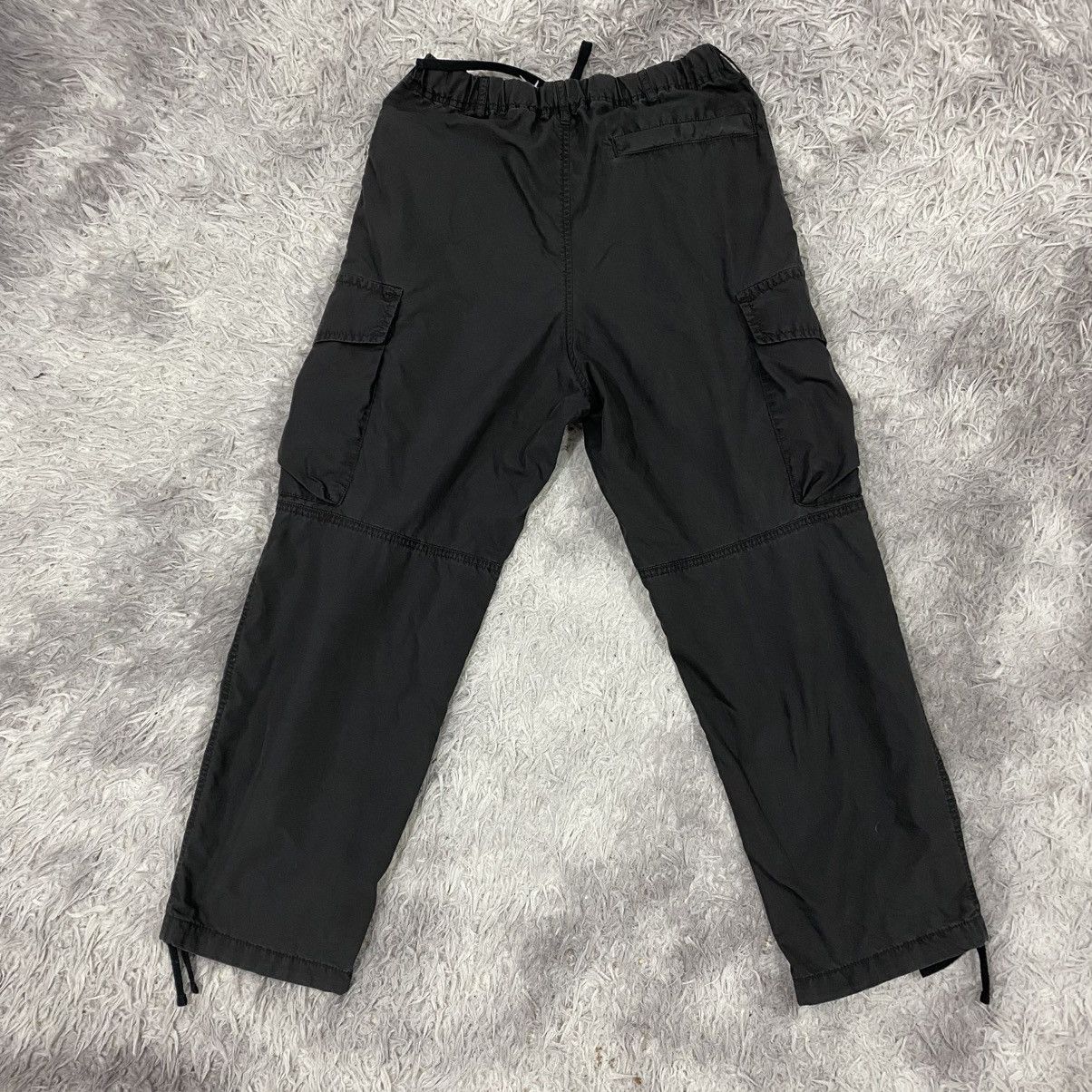 Uniqlo Uniqlo cargo lightweight pant Size US 33 - 2 Thumbnail